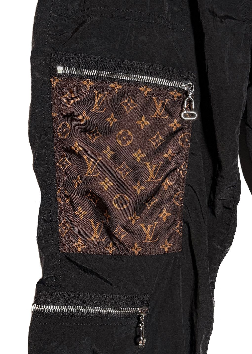 Louis Vuitton Louis Vuitton 2020 Black Monogram Pocket Cargo Track Pants Size 28" / US 6 / IT 42 - 6 Thumbnail