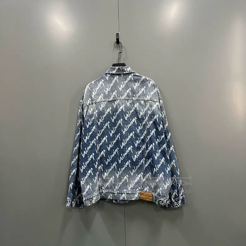 Balenciaga Balenciaga Full Print Logo Denim Jacket Size US S / EU 44-46 / 1 - 2 Thumbnail