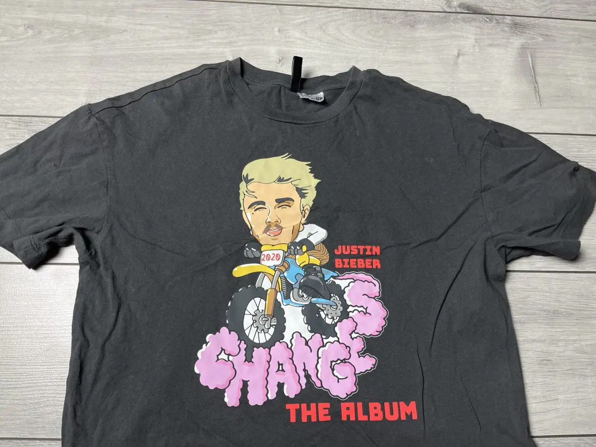 Justin Bieber Justin Bieber Tshirt album changes 2020 size S/M Size US M / EU 48-50 / 2 - 3 Thumbnail