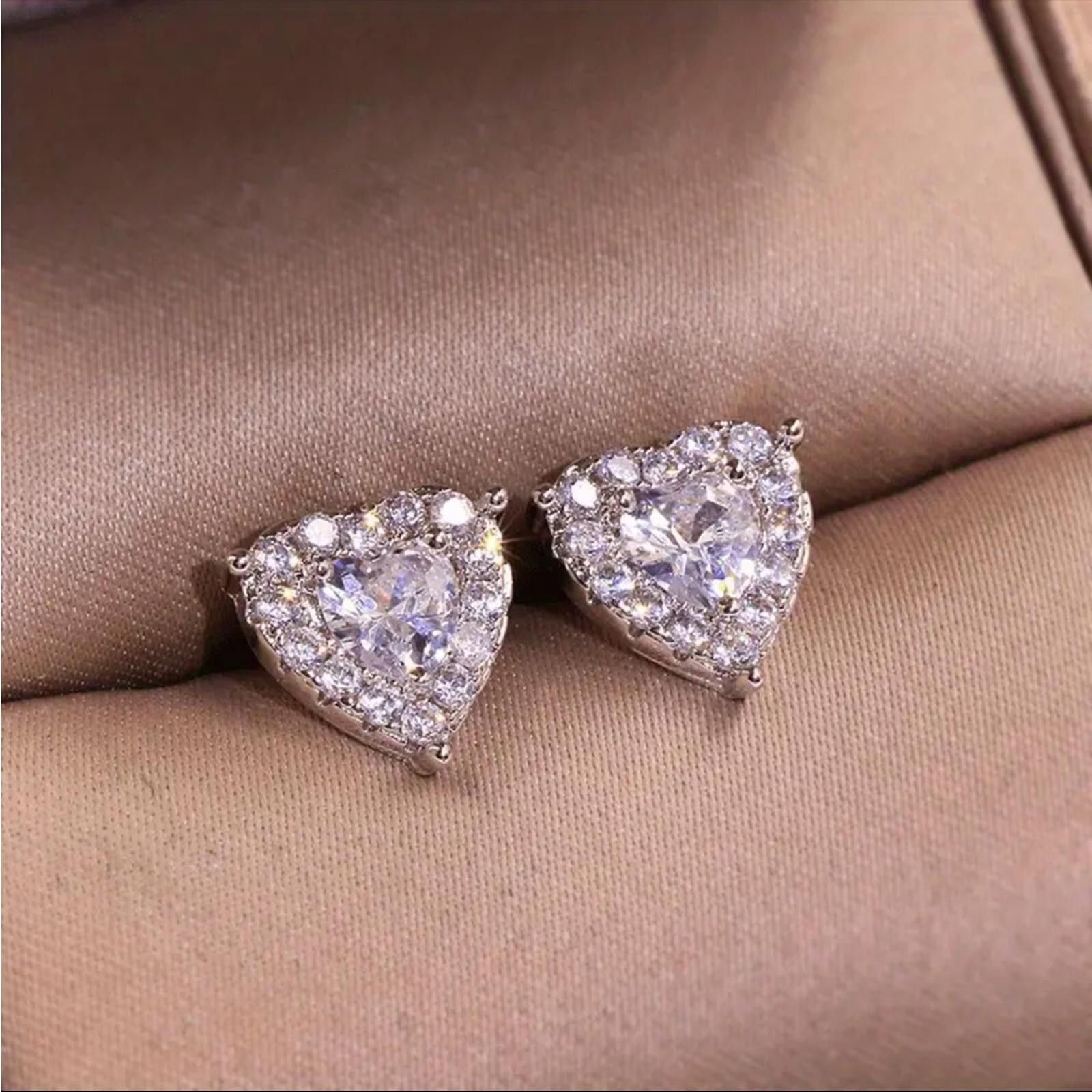 Designer Heart Shape Crystal CZ Stud Earrings NWT Size ONE SIZE - 3 Thumbnail