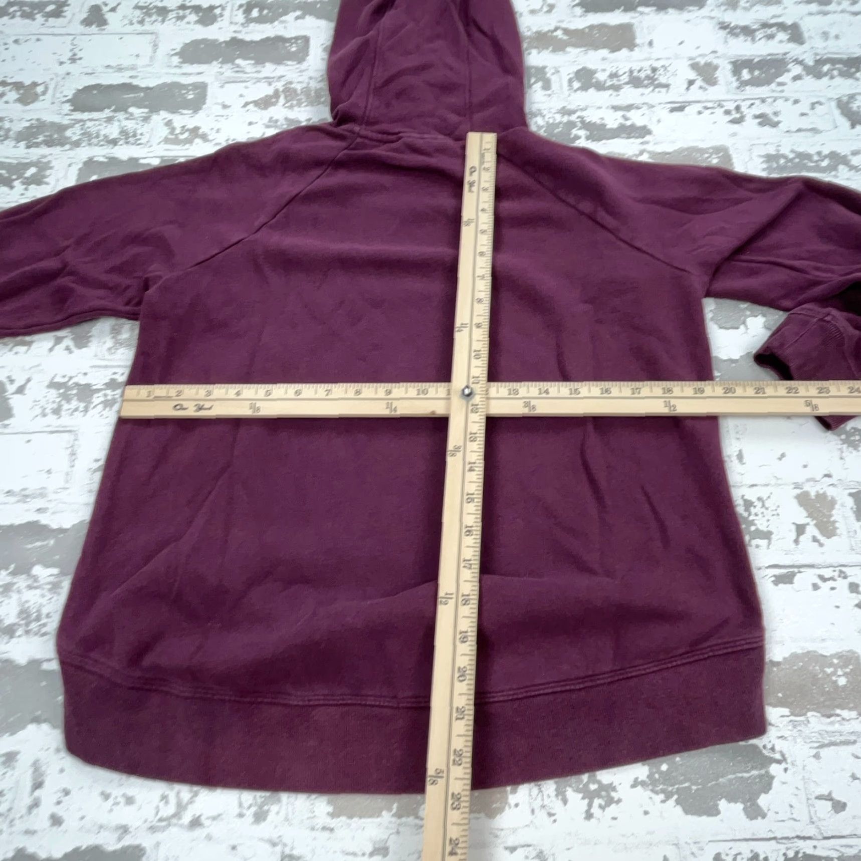 Under Armour Under Armor Hoodies Women Medium Purple Pullover Hoodie Sweatshirt Turtle Neck Fit Relaxed All Seasons Logo Pockets Long Sleeve Size M / US 6-8 / IT 42-44 - 6 Thumbnail
