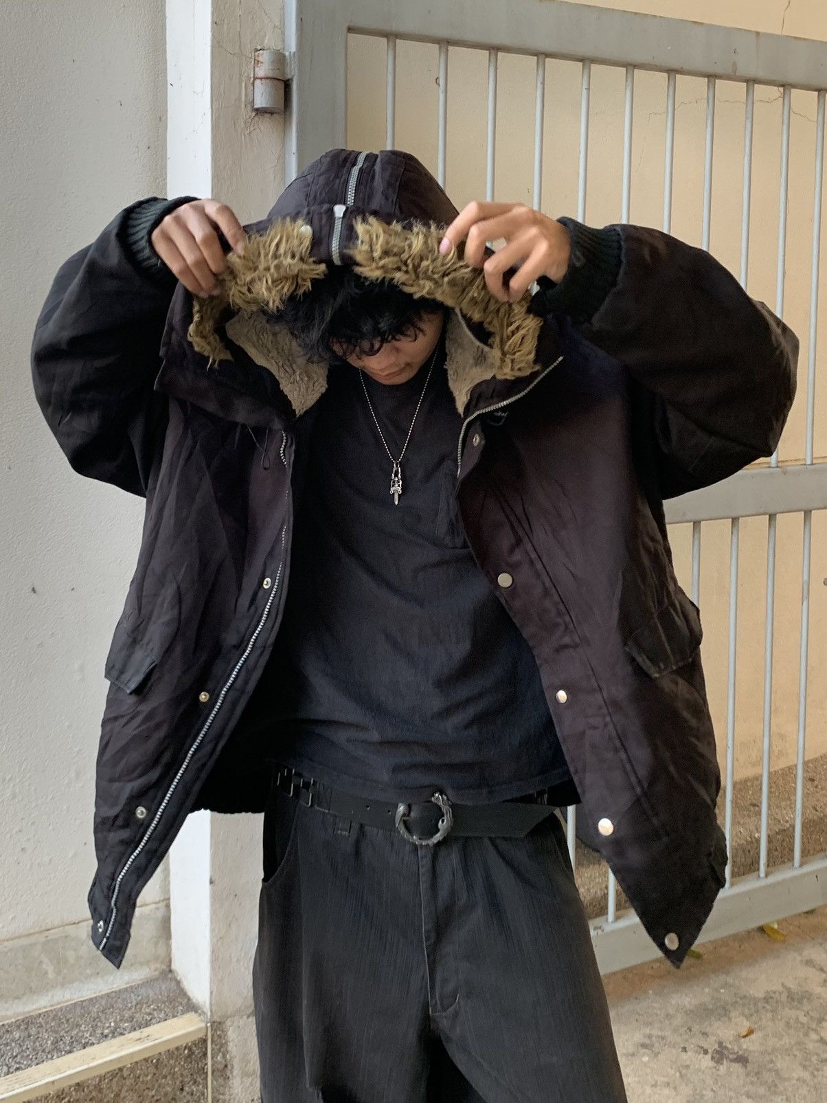 If Six Was Nine Vintage Distressed Wool Rich Fur Hoodie Jacket Size US L / EU 52-54 / 3 - 2 Thumbnail