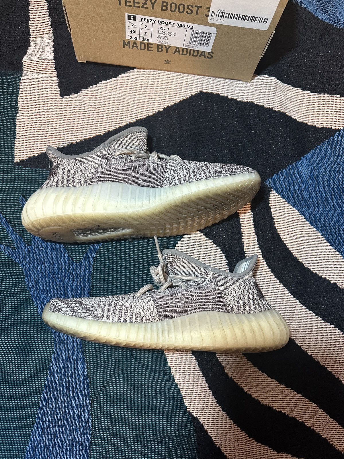 Adidas Yeezy 350v2 Zyon Size US 7.5 / EU 40-41 - 4 Thumbnail