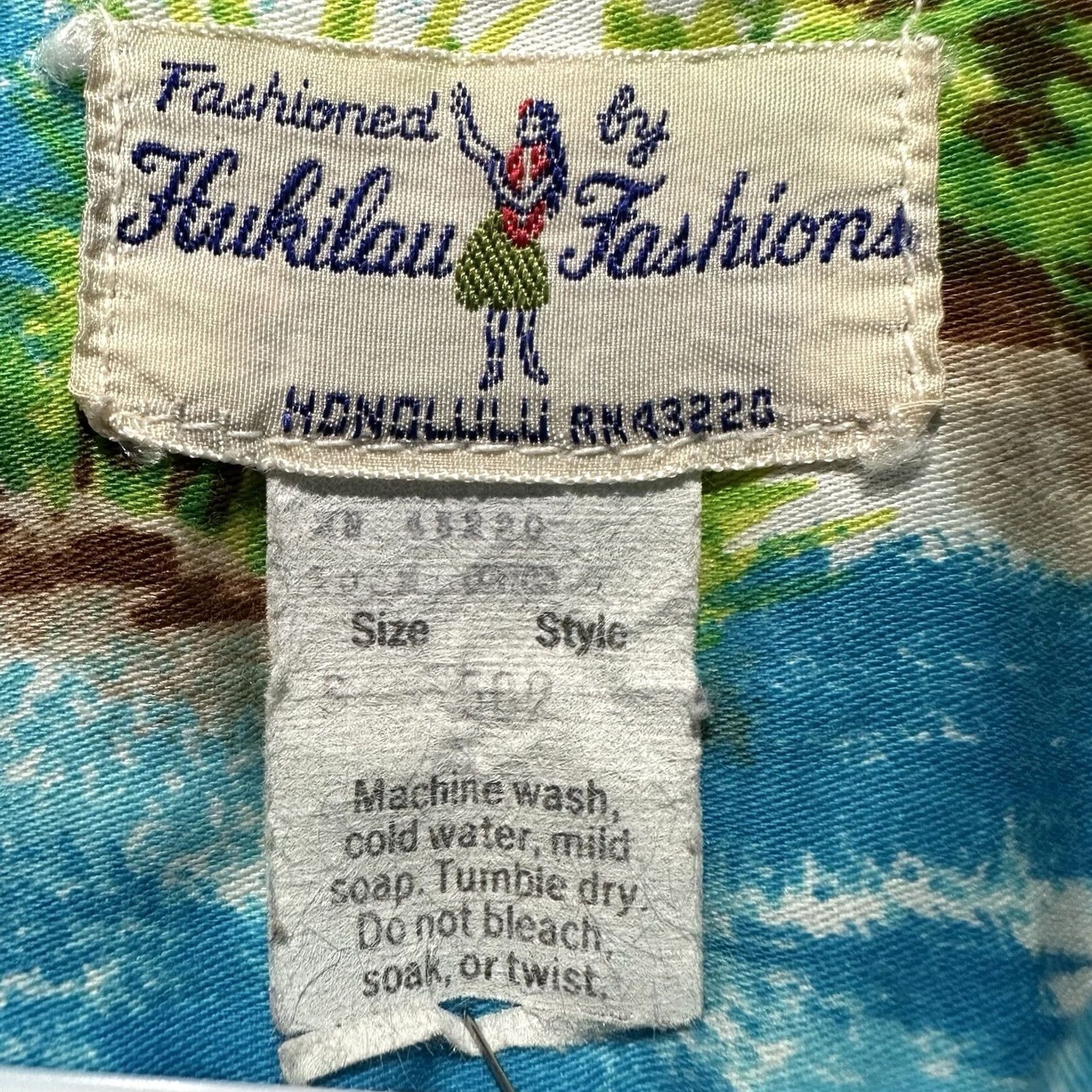 Vintage Vintage Hukilau Fashions Shirt Mens S Blue Palm Tree Tropical Honolulu Hawaiian Size US S / EU 44-46 / 1 - 4 Thumbnail