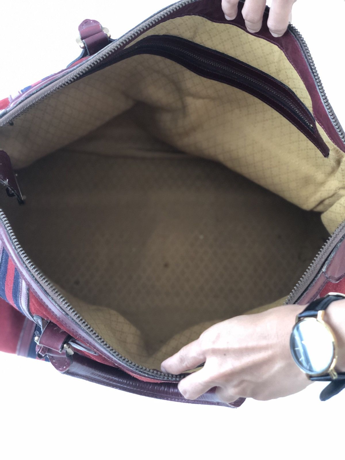 Gucci Vintage GUCCI suede duffle bag Size ONE SIZE - 18 Thumbnail