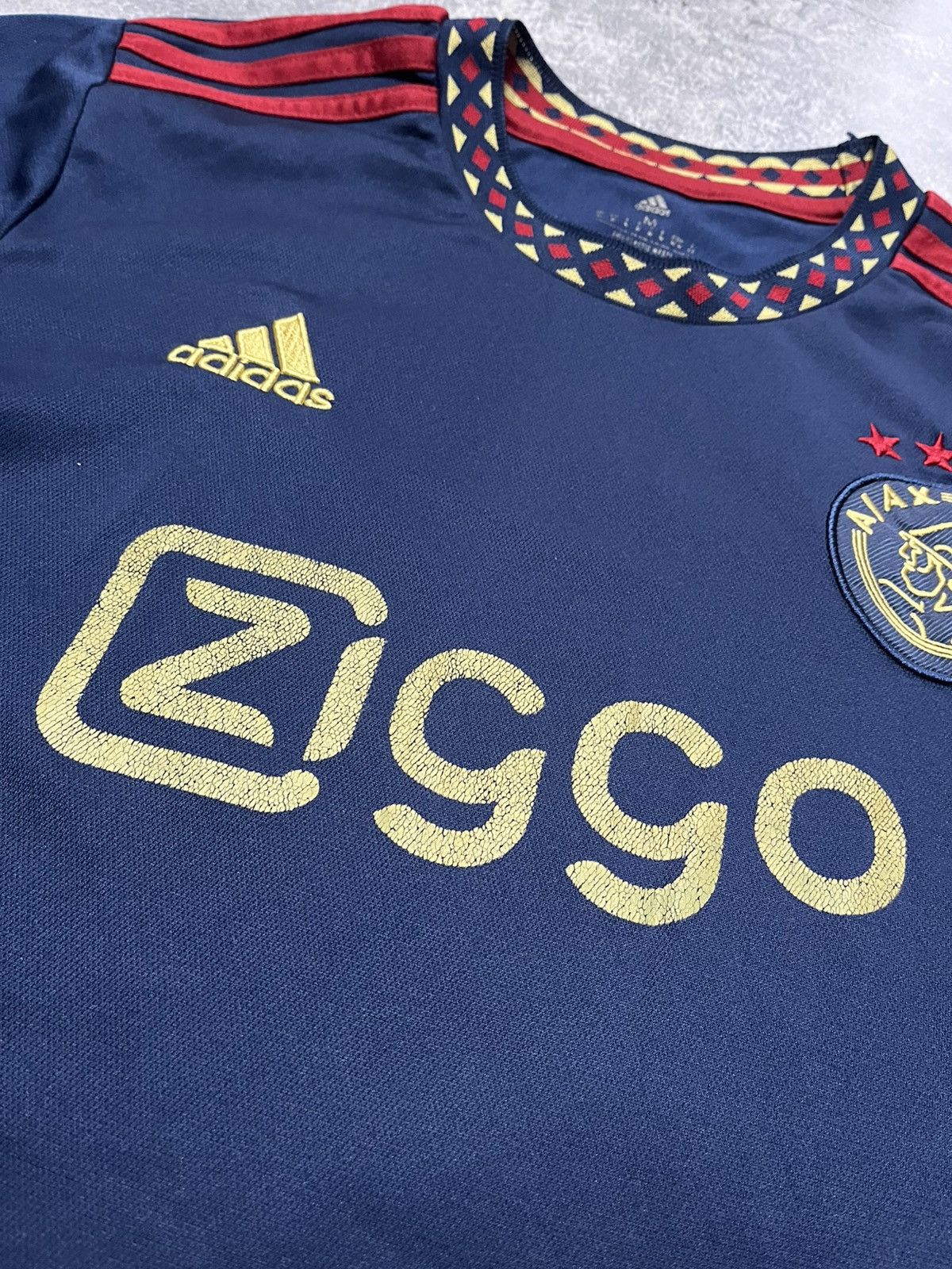 Vintage AJAX HOME FOOTBALL SHIRT 2021/2022 SOCCER JERSEY ADIDAS Size US M / EU 48-50 / 2 - 4 Thumbnail