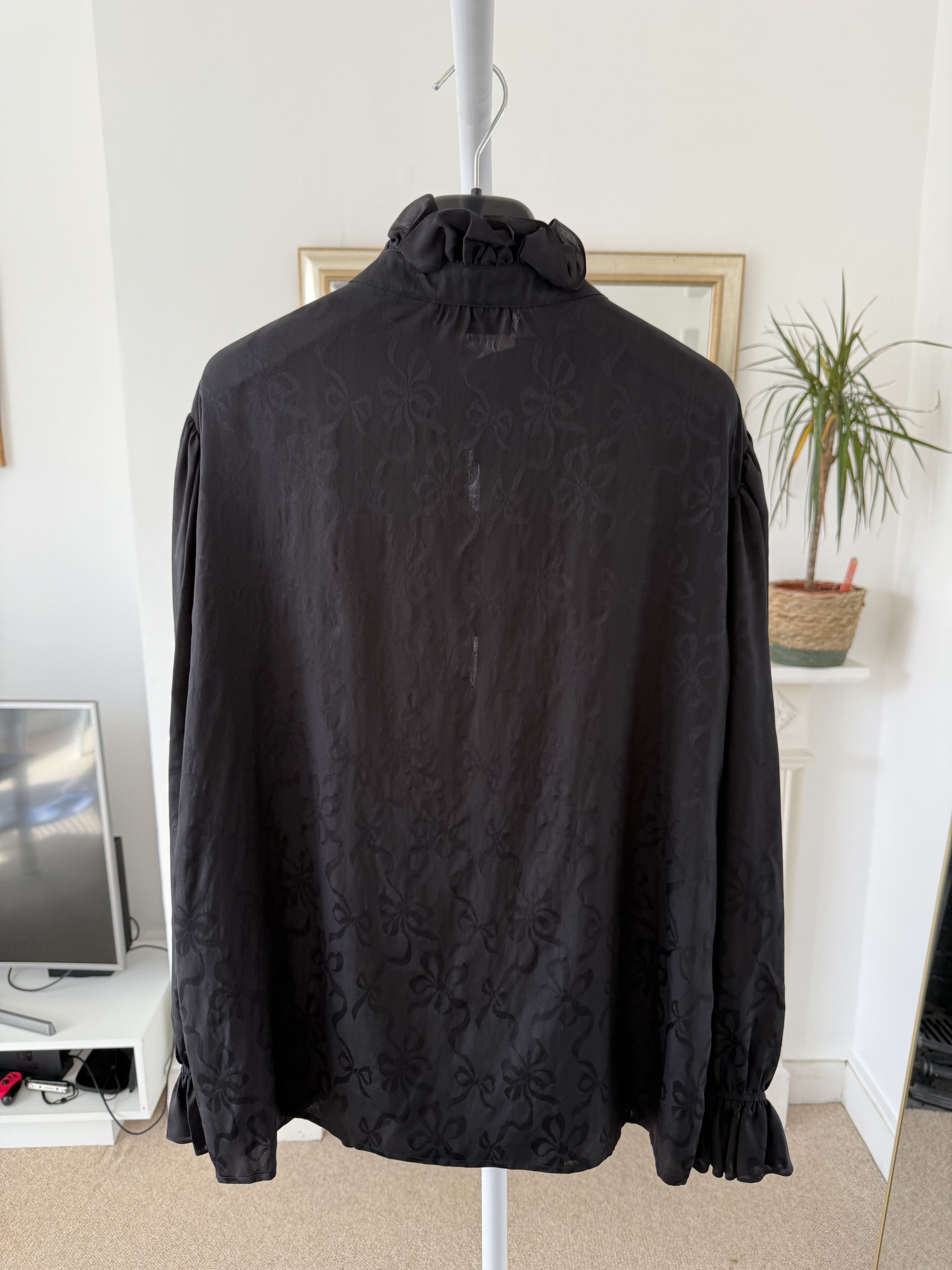 Saint Laurent Paris SS22 Saint Laurent Frilled Blouse in Matte and Shiny Silk Size US XS / EU 42 / 0 - 7 Thumbnail