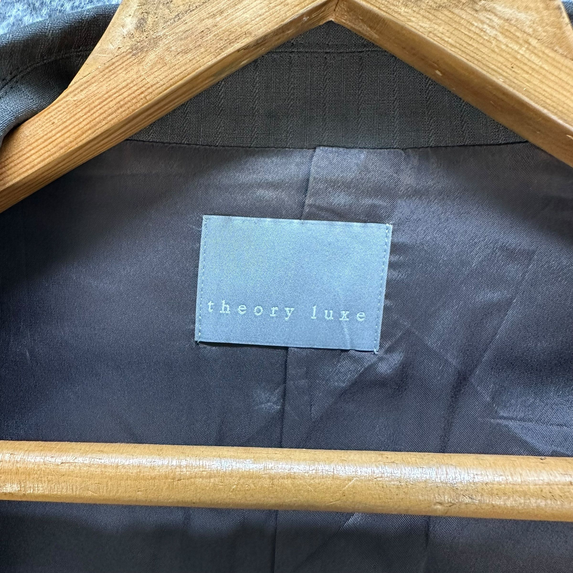 Theory THEORY LUXE Blazers Women’s Menswear Jacket #012-1424 Size S / US 4 / IT 40 - 7 Thumbnail