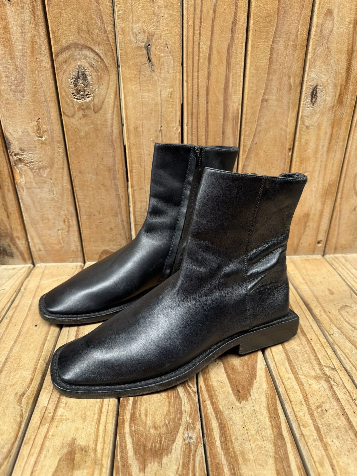 Balenciaga Balenciaga BB Back Rim Women’s black leather boots EUR 35 Size US 5 / IT 35 - 17 Thumbnail