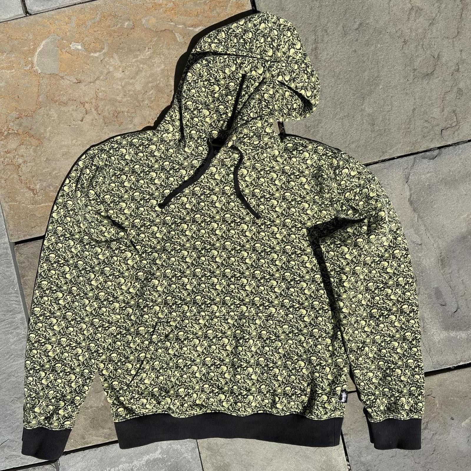 Stussy Stussy Rare Skull + Bones Pattern Hoodie Highlighter Yellow Size US M / EU 48-50 / 2 - 1 Thumbnail