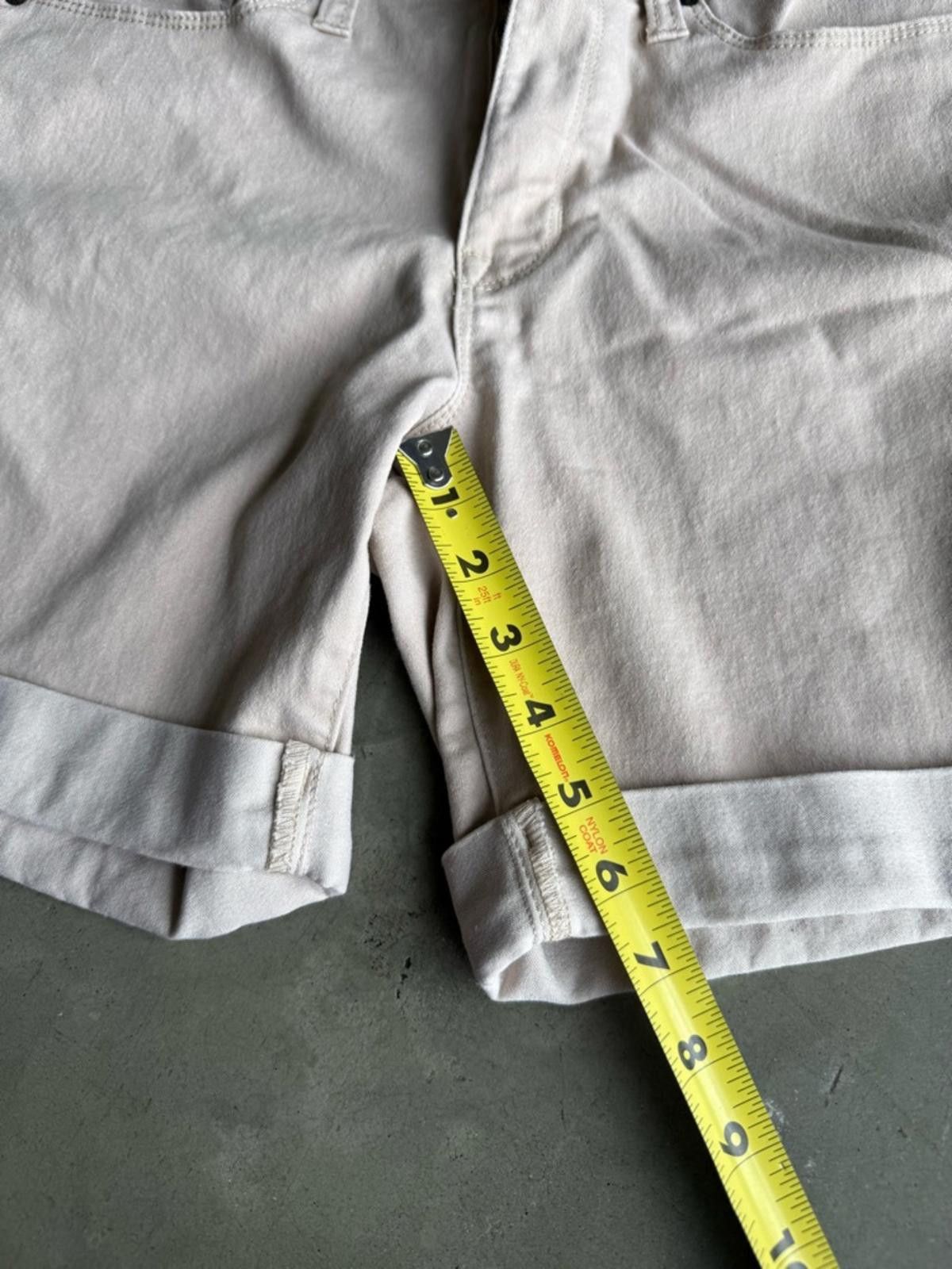 DKNY DKNY Jeans / Denim Cuffed Bermuda Shorts / tan Size 27" / US 4 / IT 40 - 5 Thumbnail