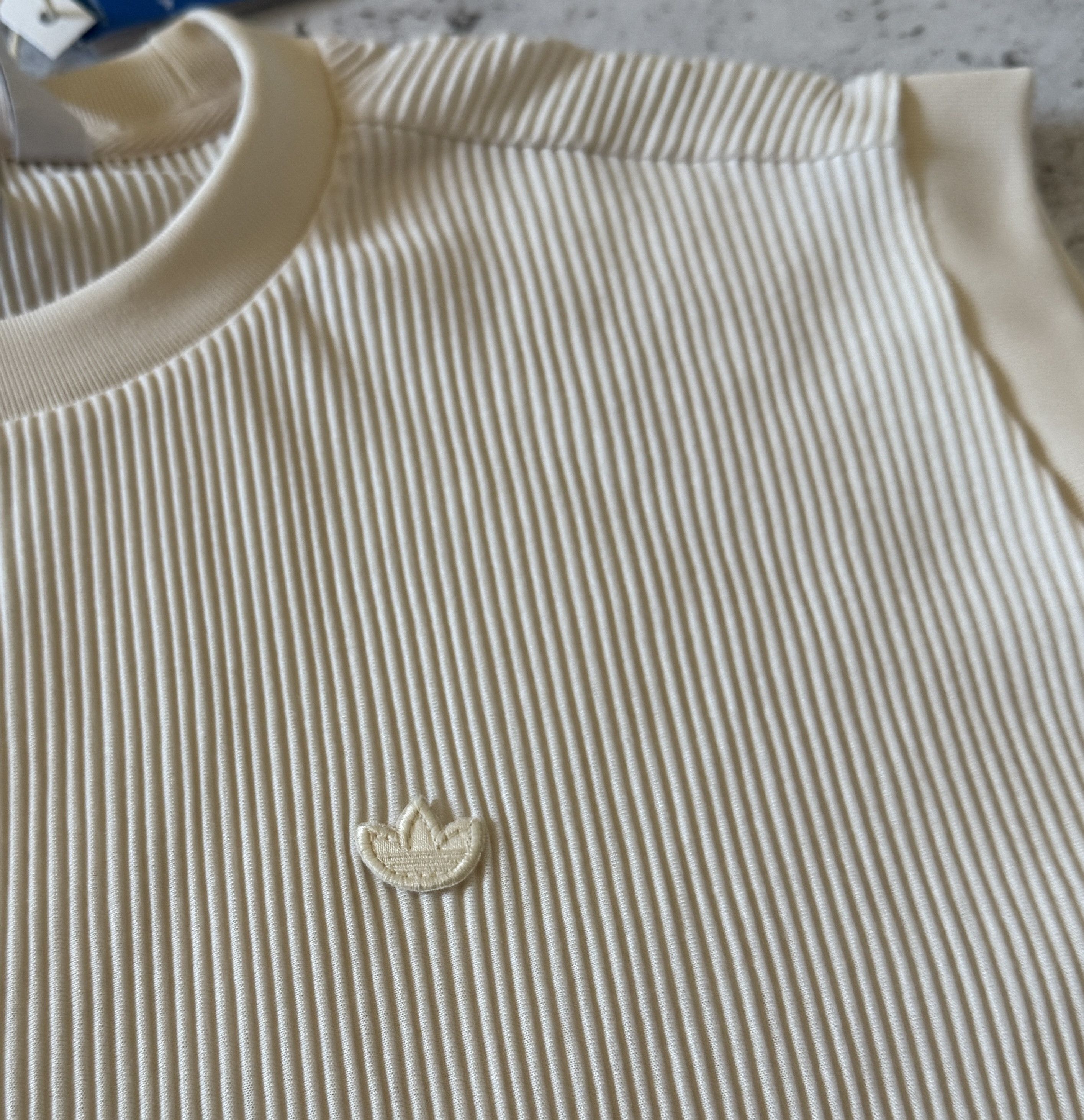 Adidas adidas Originals Adicolor Plisse TOP WOMEN HE4956 SIZE S Size S / US 4 / IT 40 - 5 Thumbnail