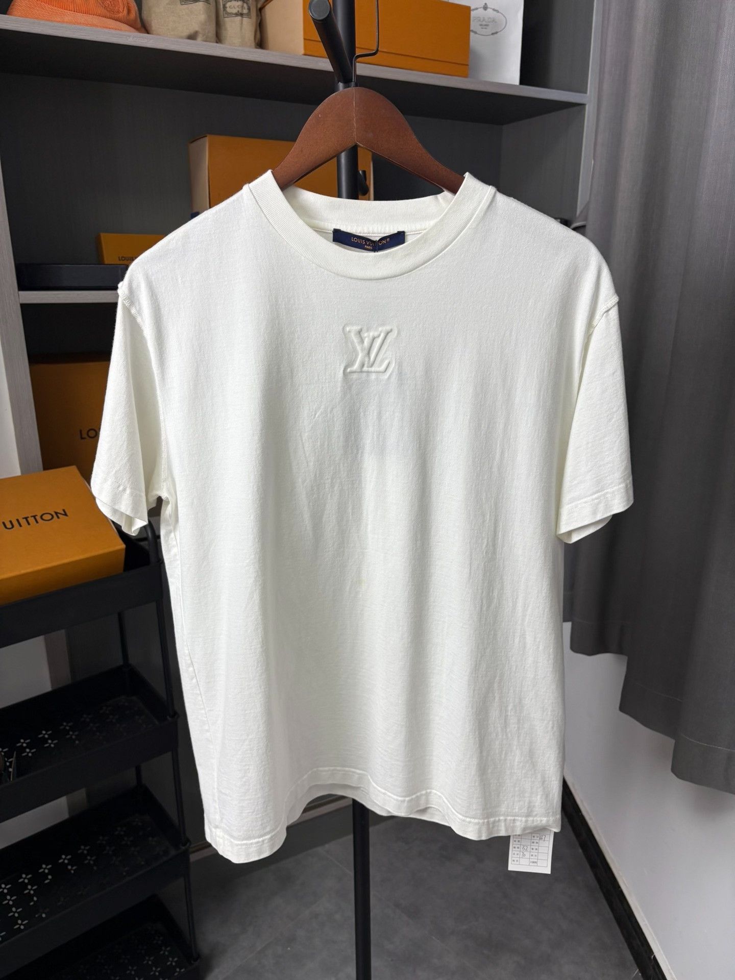 Louis Vuitton Louis Vuitton Retro White T-Shirt S Men Size US S / EU 44-46 / 1 - 1 Thumbnail