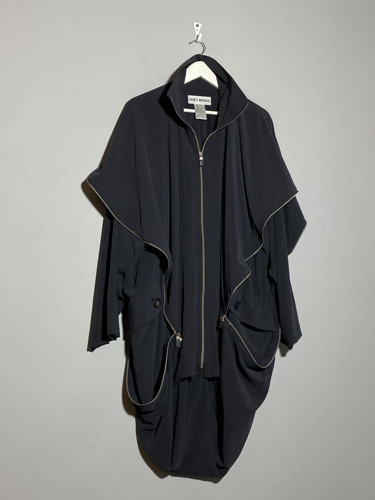 Issey Miyake Issey Miyake Black Asymmetrical Zipper Jacket Size US M / EU 48-50 / 2 - 1 Thumbnail