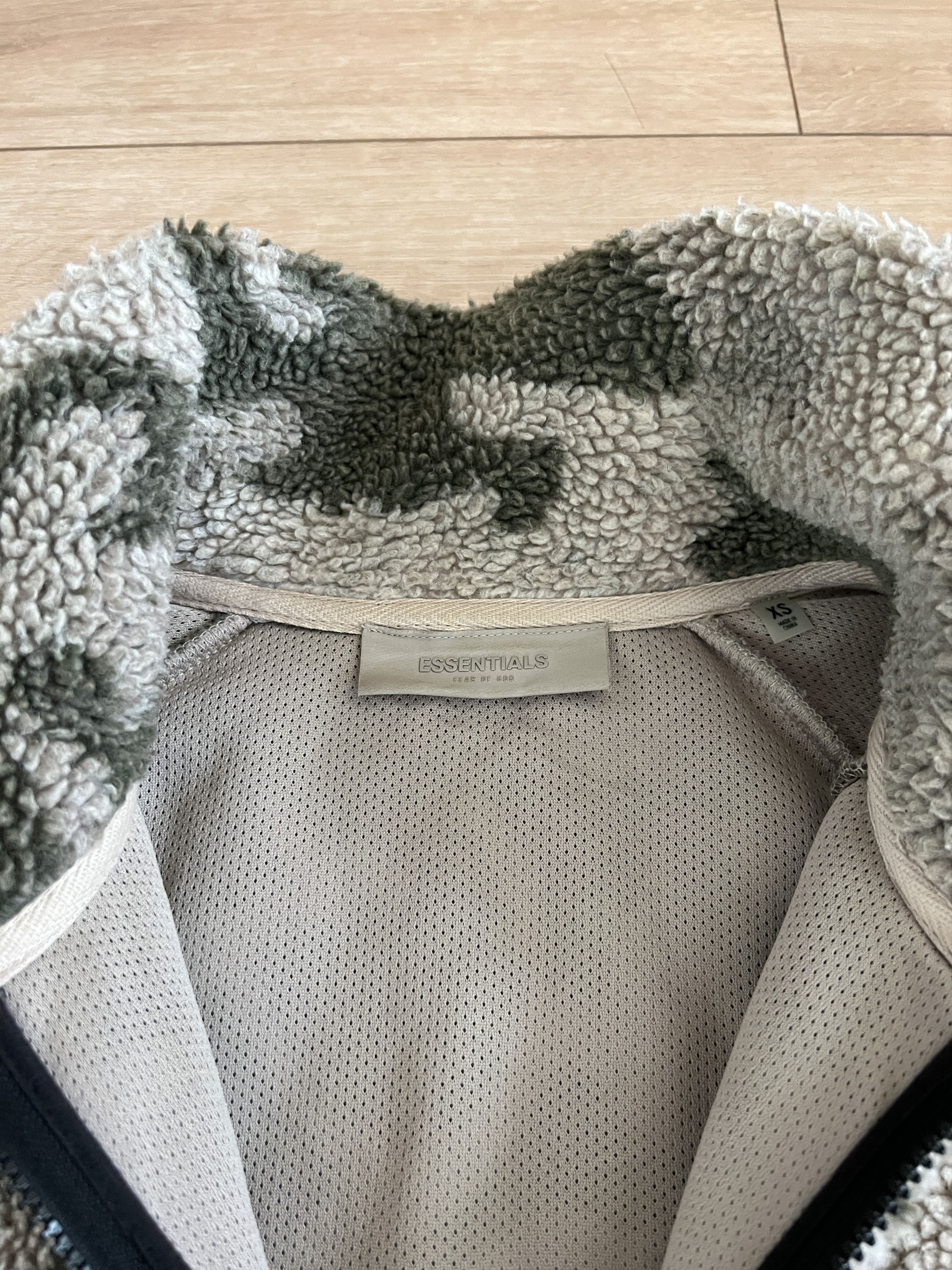 Essentials Fear of God Essentials Tan Green Camo Sherpa Full Zip Jacket Size US XS / EU 42 / 0 - 4 Thumbnail