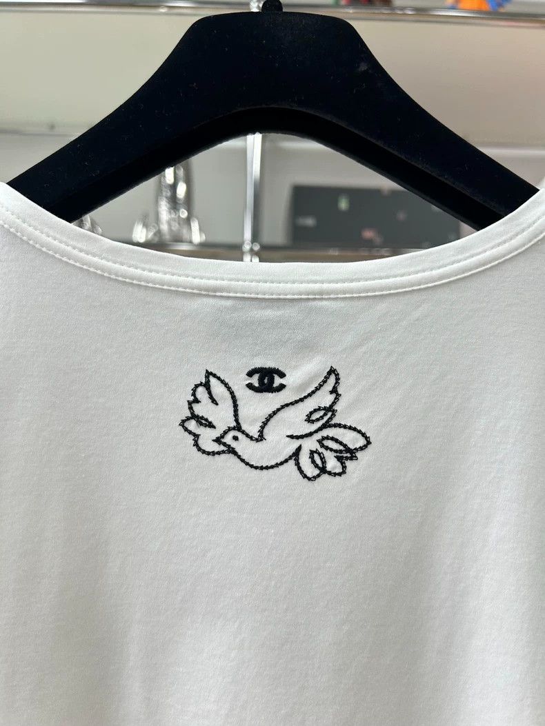Chanel Chanel 22c early spring vacation peace pigeon short sleeve Size XS / US 0-2 / IT 36-38 - 6 Thumbnail