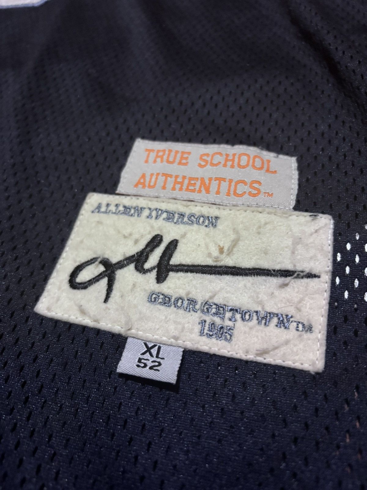 Vintage Vintage Georgetown Allen Iverson Size US L / EU 52-54 / 3 - 3 Thumbnail