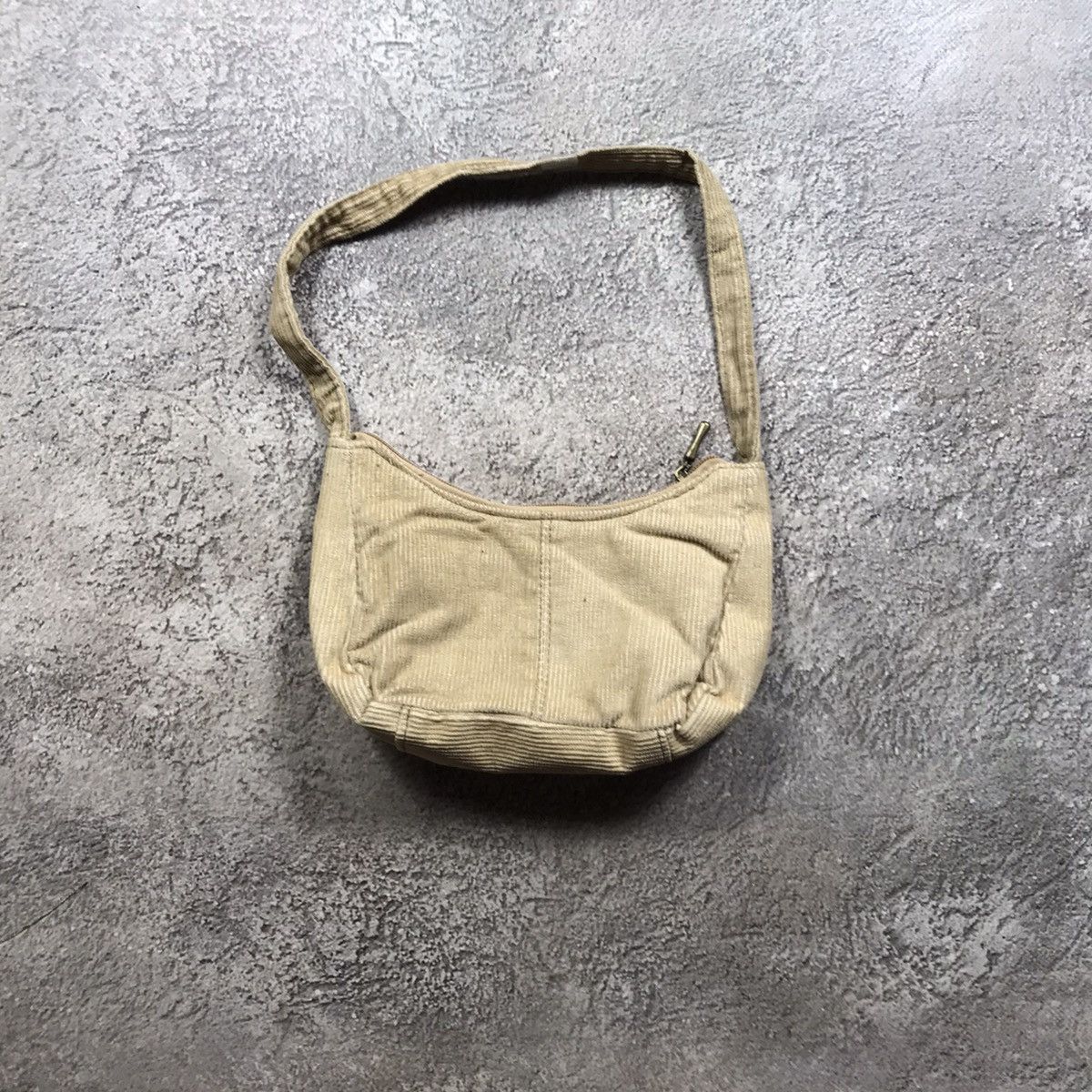 Vintage Vintage Y2K Cream Crossbody Bag Japanese Streetwear Faded OS Size ONE SIZE - 4 Thumbnail