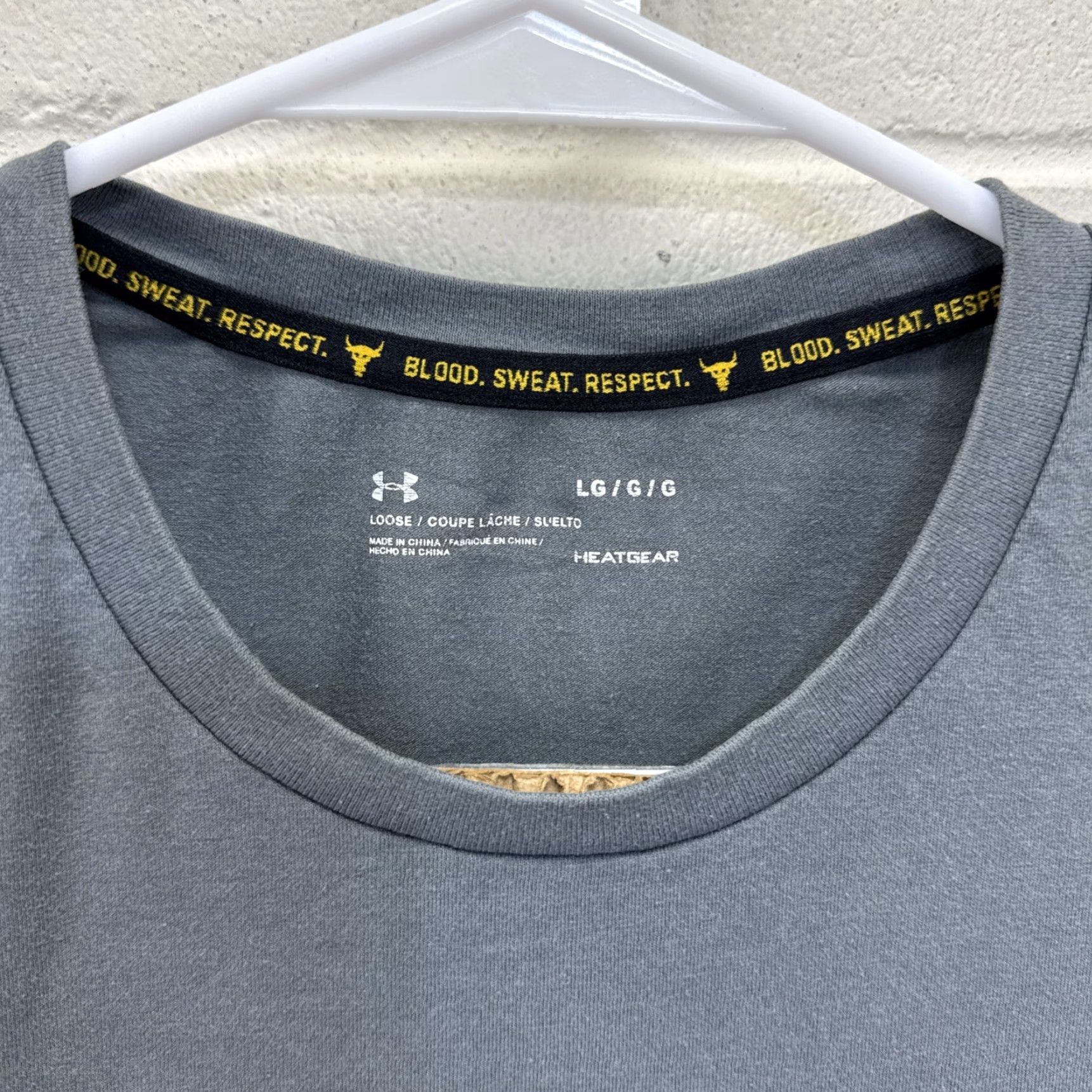 Under Armour Under Armour Project Rock Shirt Mens L Gray T-Shirt Graphic Print Bull Blood Sweat Respect Crew Neck Short Sleeve Relaxed Fit Size US L / EU 52-54 / 3 - 2 Thumbnail
