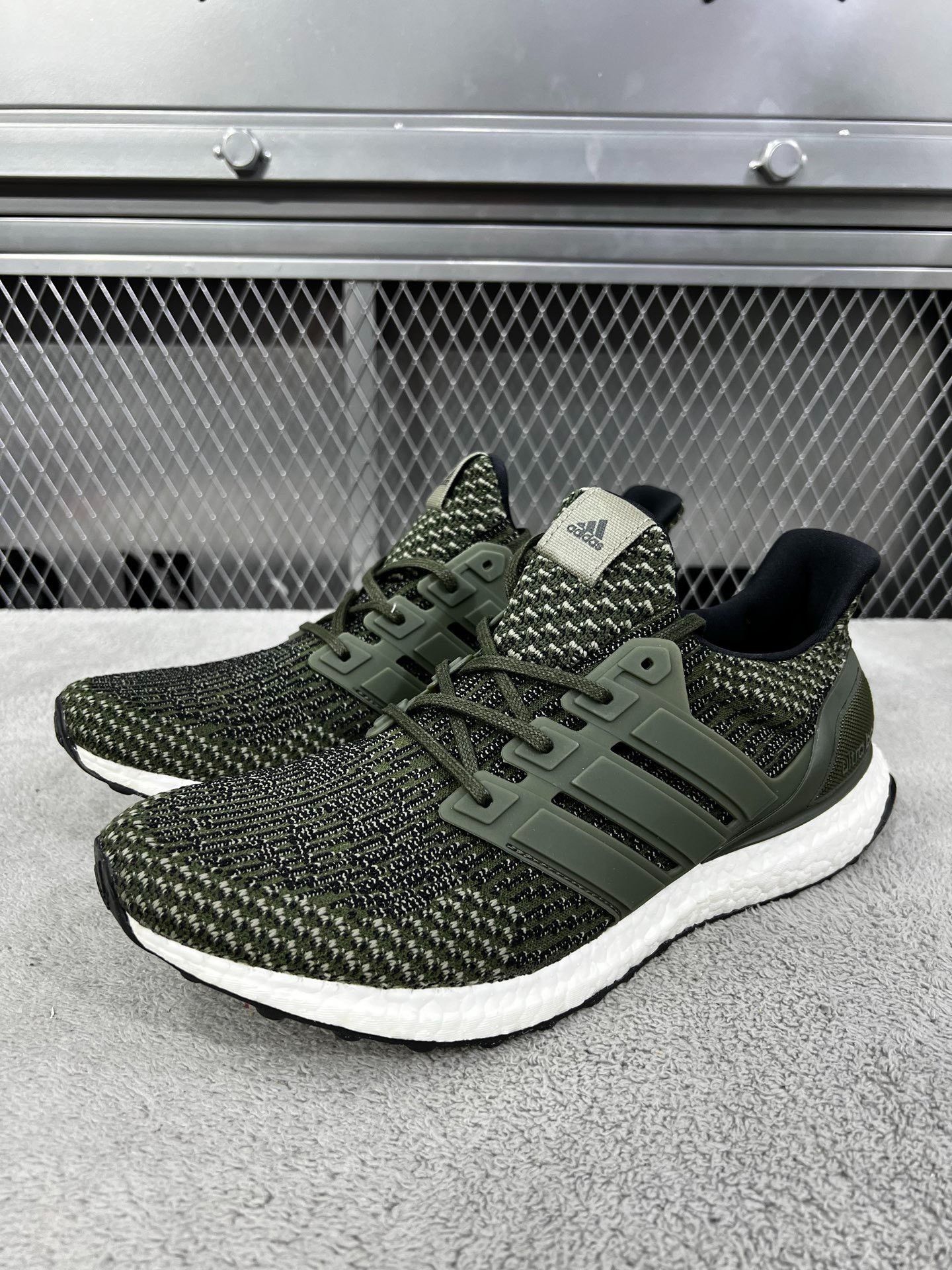 Adidas Adidas Running Green Lowtop Sneakers 44 Men Size US 10.5 / EU 43-44 - 1 Thumbnail