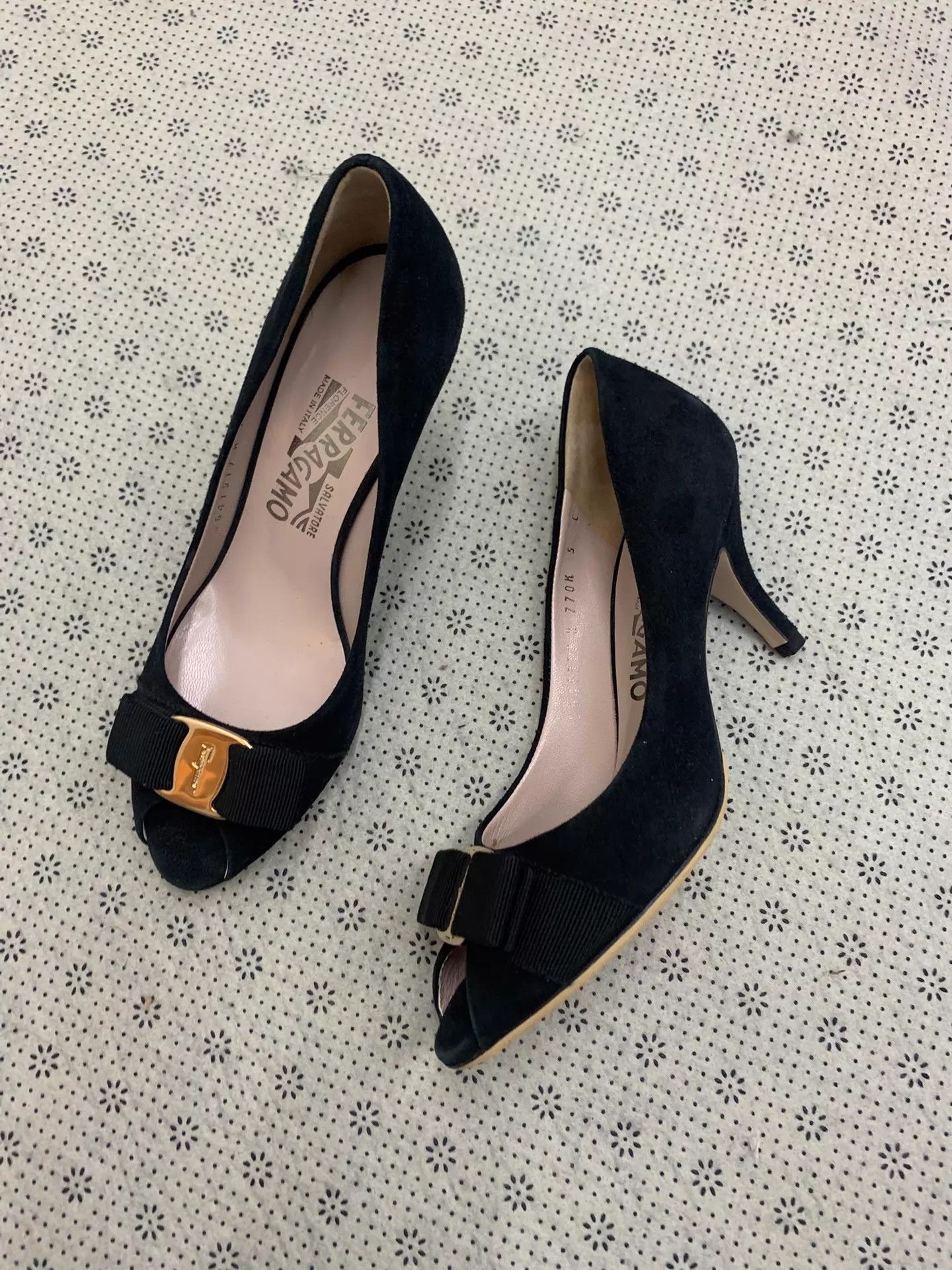 Salvatore Ferragamo SF black open toe bow heels 5 new Size US 5 / IT 35 - 2 Thumbnail
