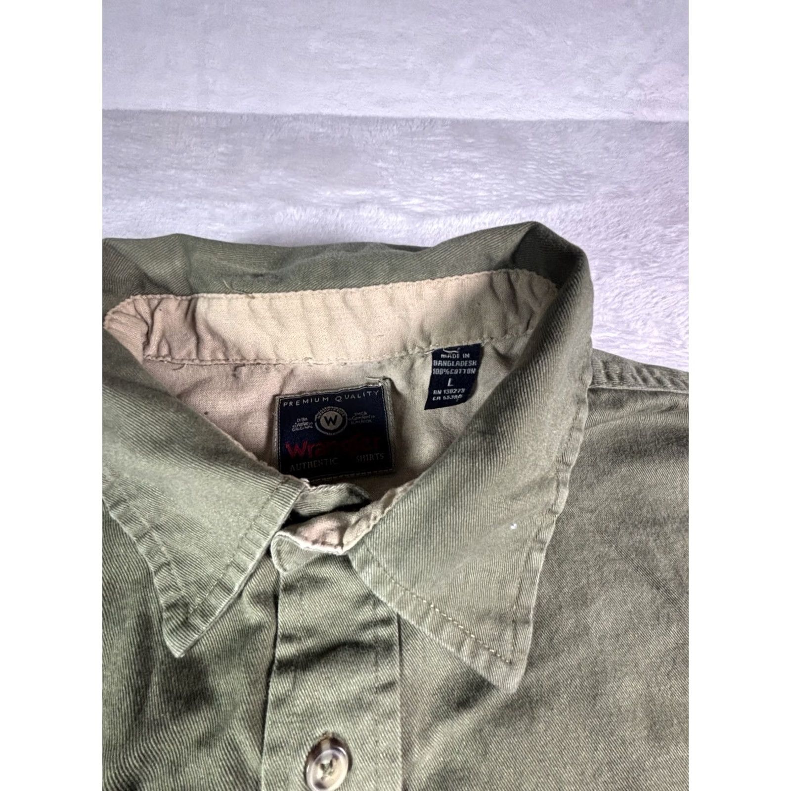 Wrangler Wrangler Shirt Men L Olive Green Long Sleeve Cotton Twill Button-Up Collared Western Outdoor Embroidered Pockets Size US L / EU 52-54 / 3 - 6 Thumbnail