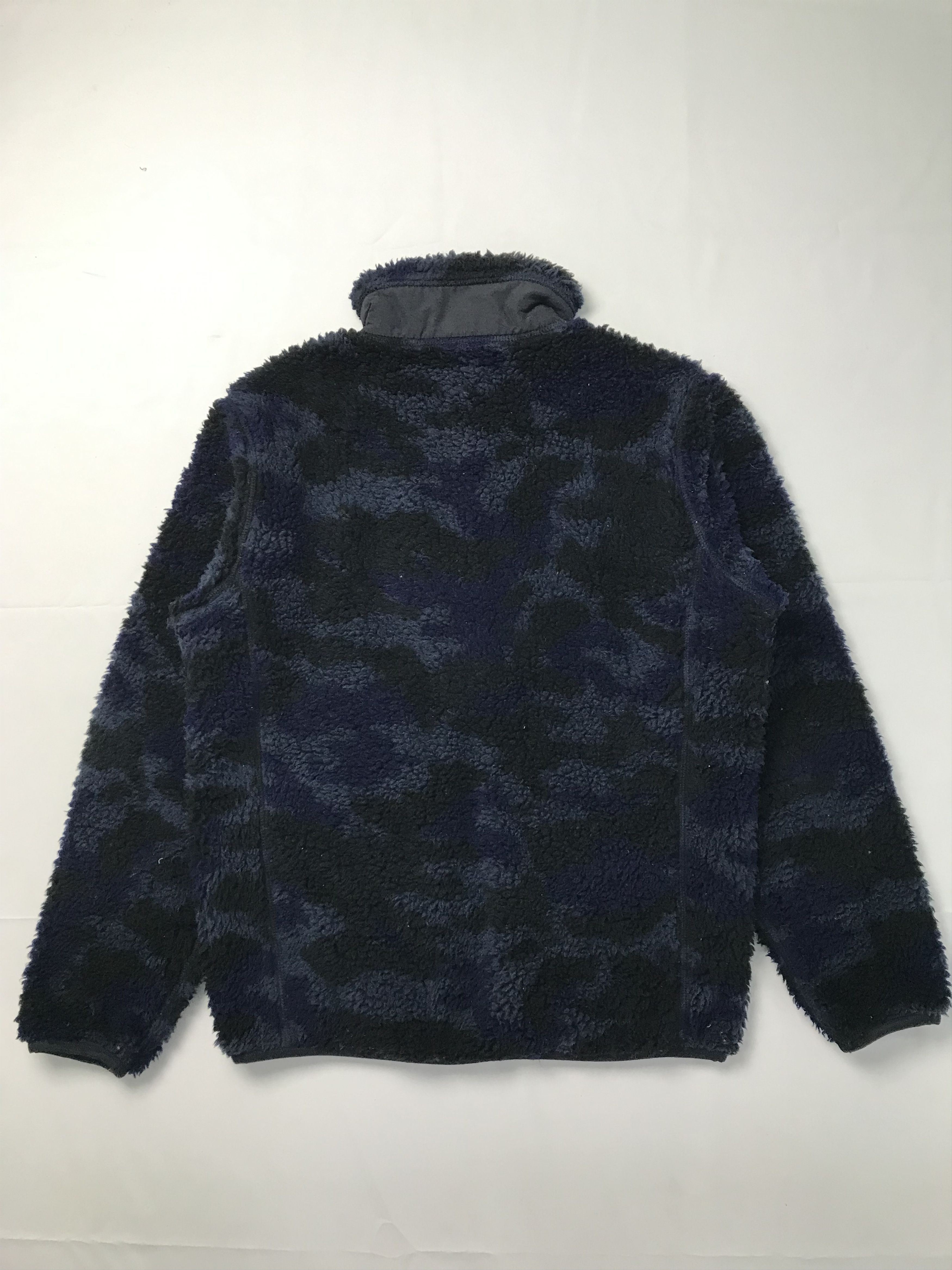 Uniqlo Uniqlo fleece camo Size US L / EU 52-54 / 3 - 5 Thumbnail