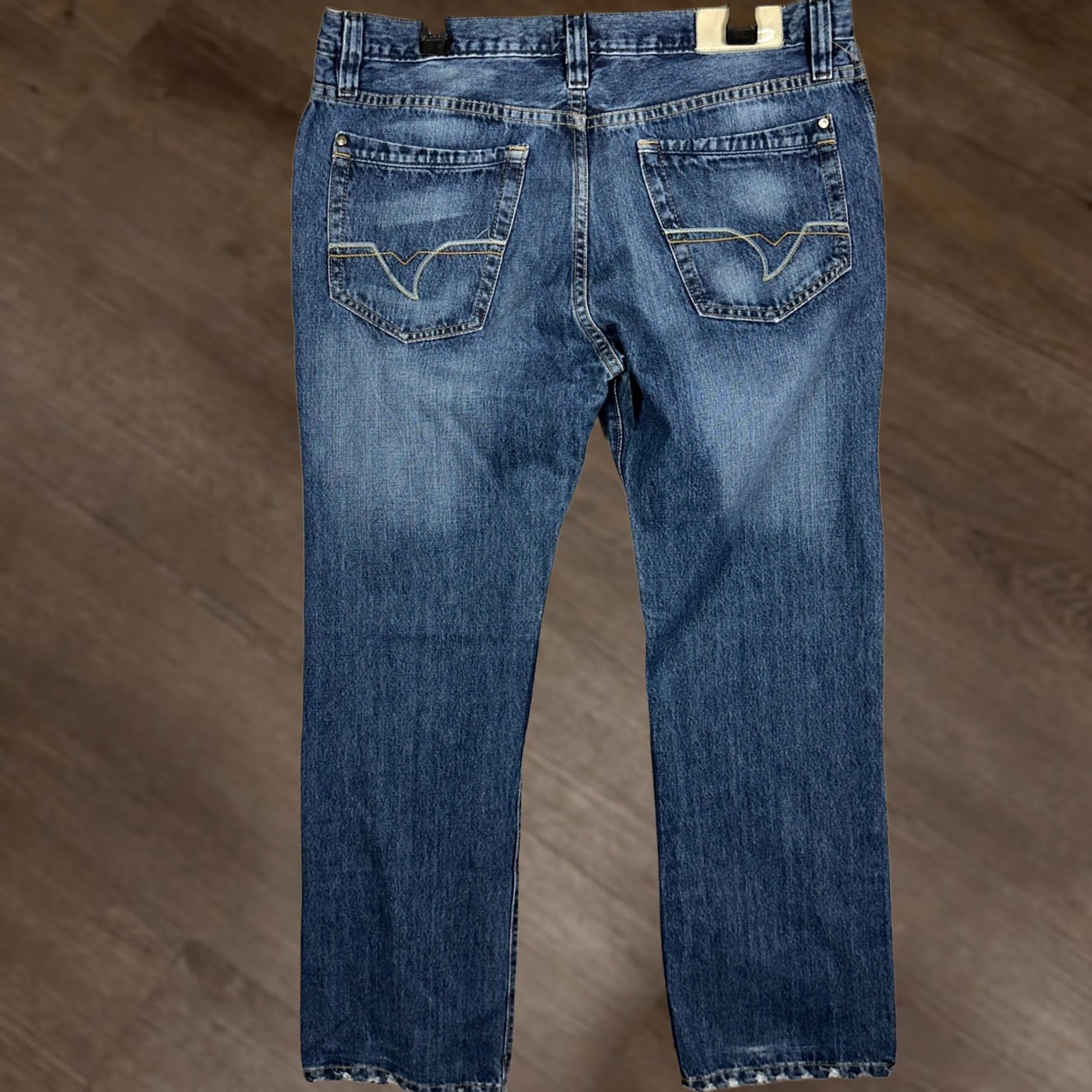 Diesel Diesel Jeans Mens 36 Blue Straight Leg Washed 5 Pocket Casual Made In Italy EUC Size US 36 / EU 52 - 1 Thumbnail