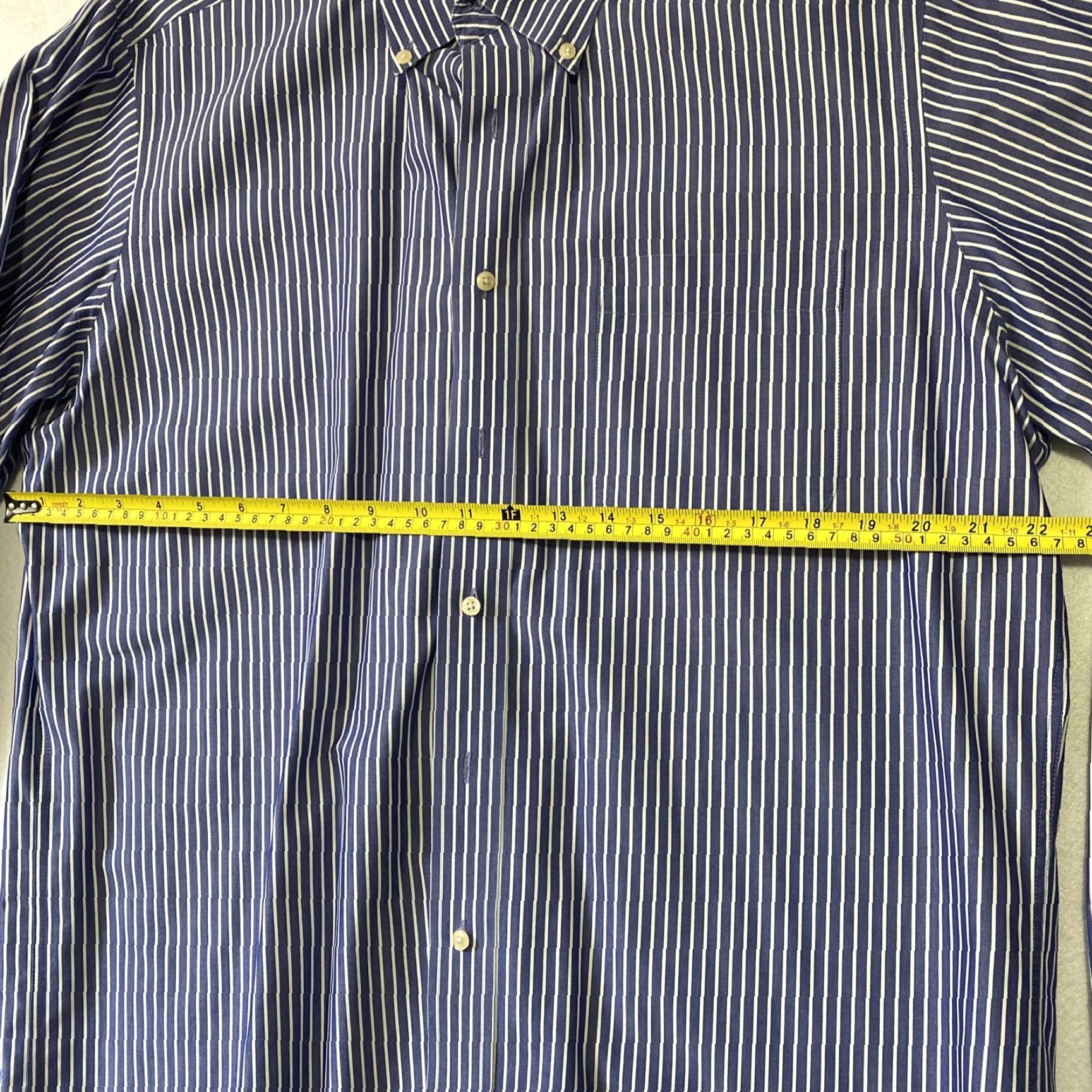Vintage VINTAGE Marshall Fields Button-Up Shirt Men’s 16.5 36/37 Blue Long Sleeve Pocket Button-Up Collar Regular Big & Tall Mens Size US L / EU 52-54 / 3 - 7 Thumbnail