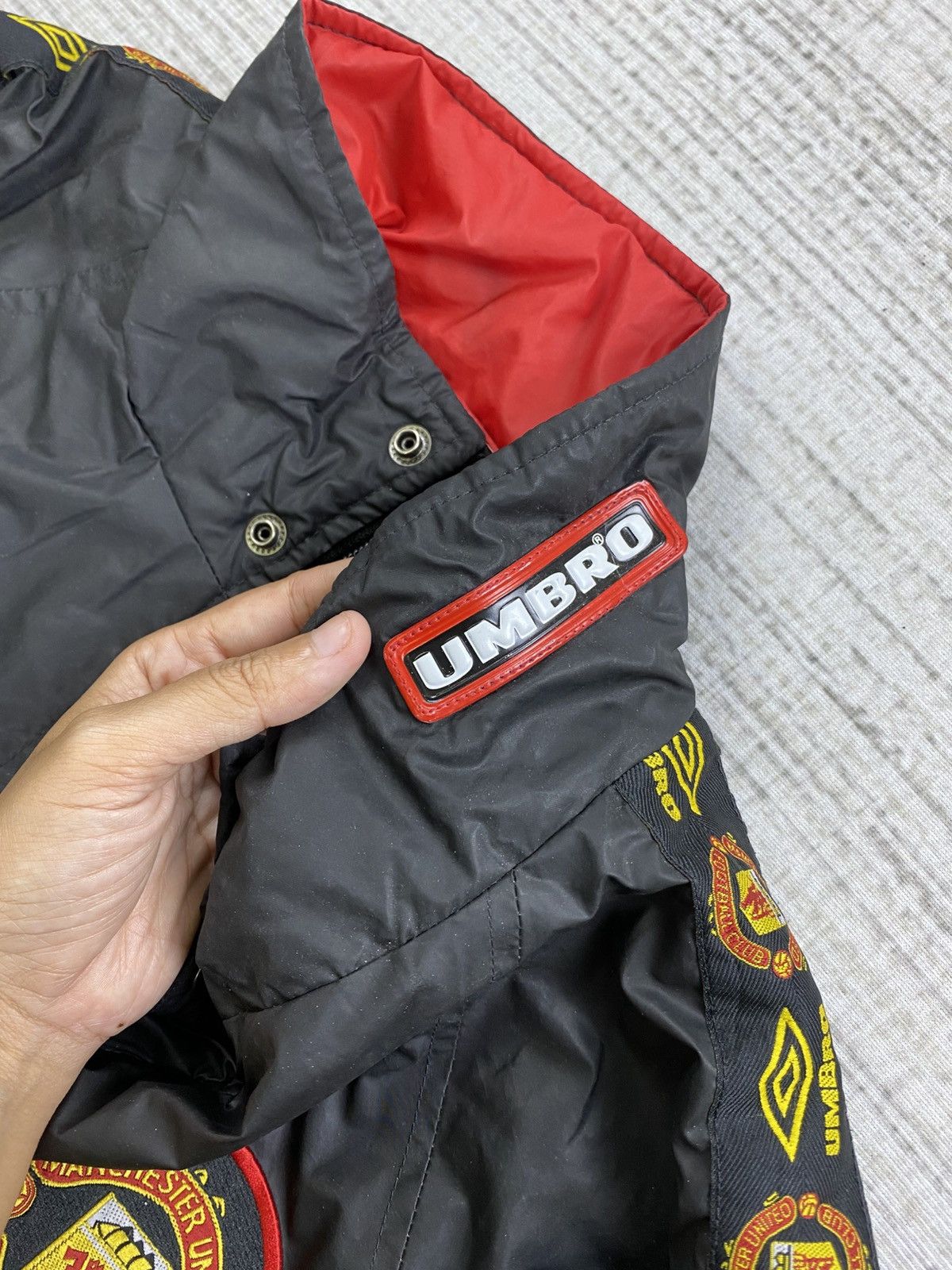 Umbro Vintage 90s Manchester United X Umbro Side Tape Jacket Size US XL / EU 56 / 4 - 8 Thumbnail
