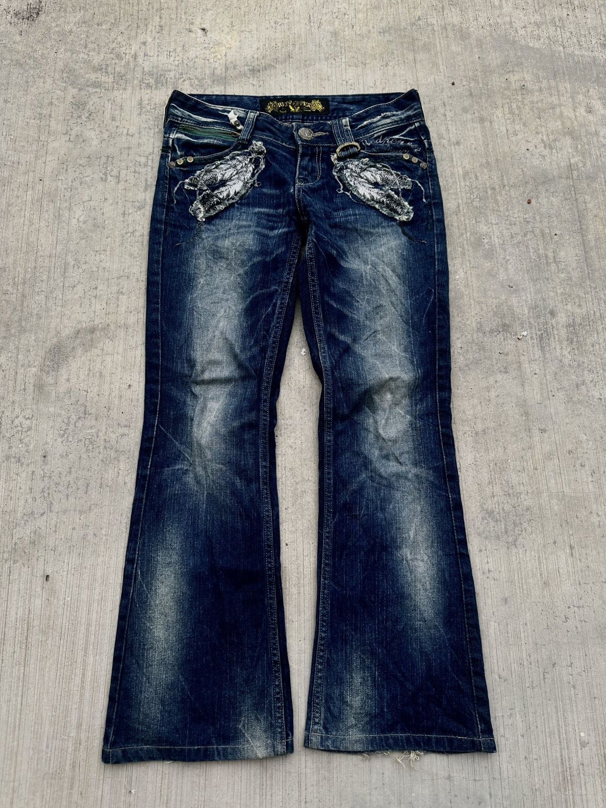 2000s Red pepper feather embroidery flare jeans