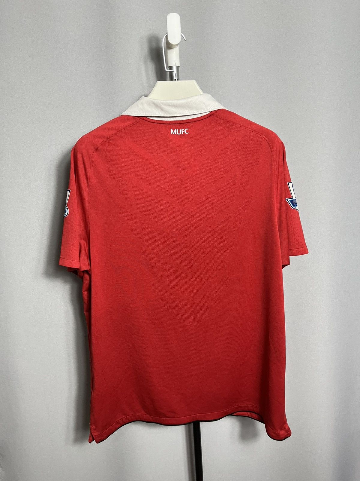 Nike MANCHESTER UNITED 2010/2011 HOME SHIRT PATCH Barclays Size US L / EU 52-54 / 3 - 10 Thumbnail