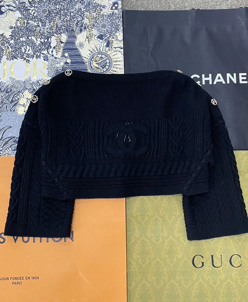 Chanel Chanel Black Gold Button Knit Crop Top Size US M / EU 48-50 / 2 - 1 Thumbnail