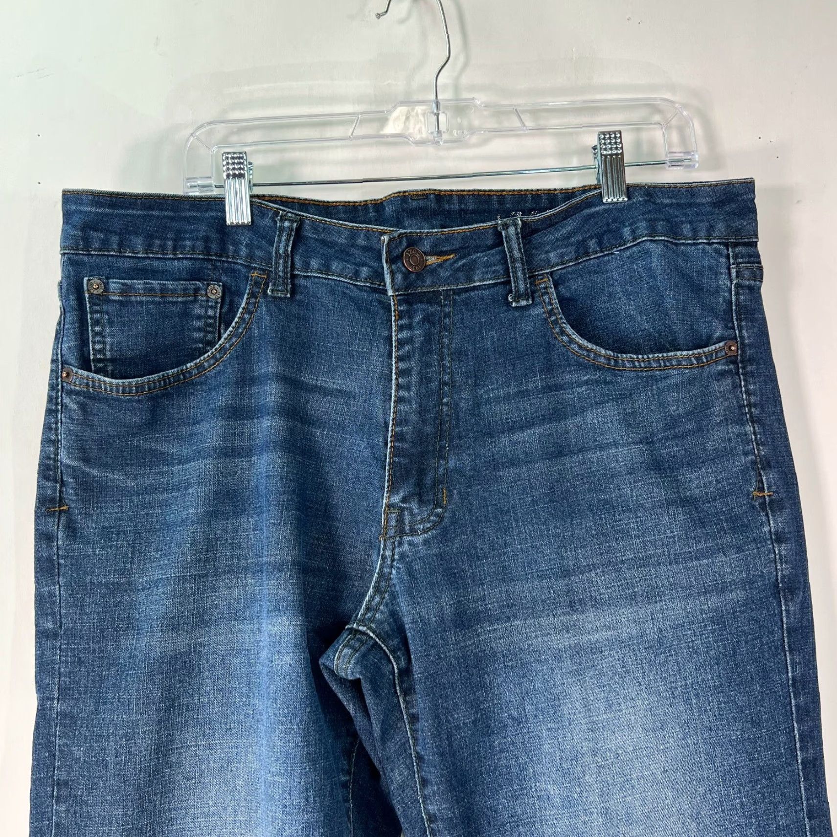 Izod Izod Jeans Flat Front Low Rise Straight Leg Blue Denim Size 38X30 Casual Mens Size US 38 / EU 54 - 3 Thumbnail