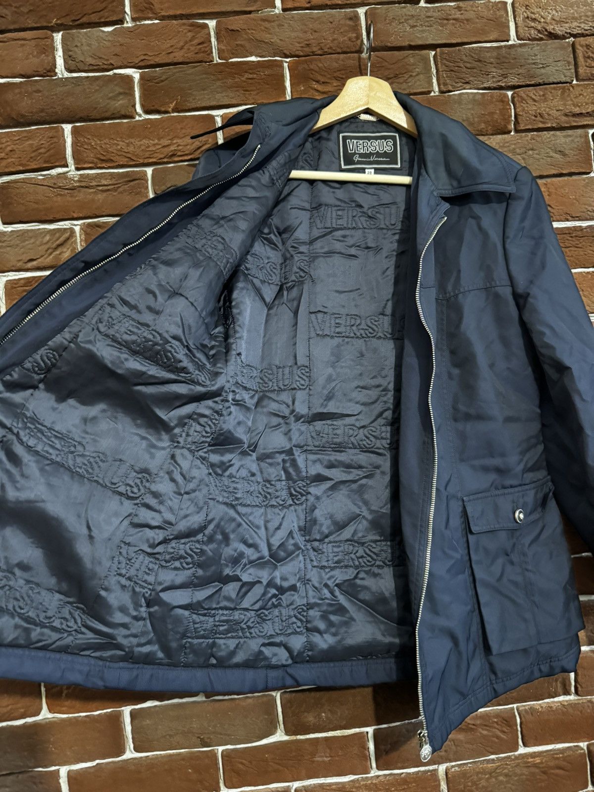 Versace 90s Gianni VERSACE Versus COUTURE Nylon Coat Jacket 42 Navy Size M / US 6-8 / IT 42-44 - 4 Thumbnail
