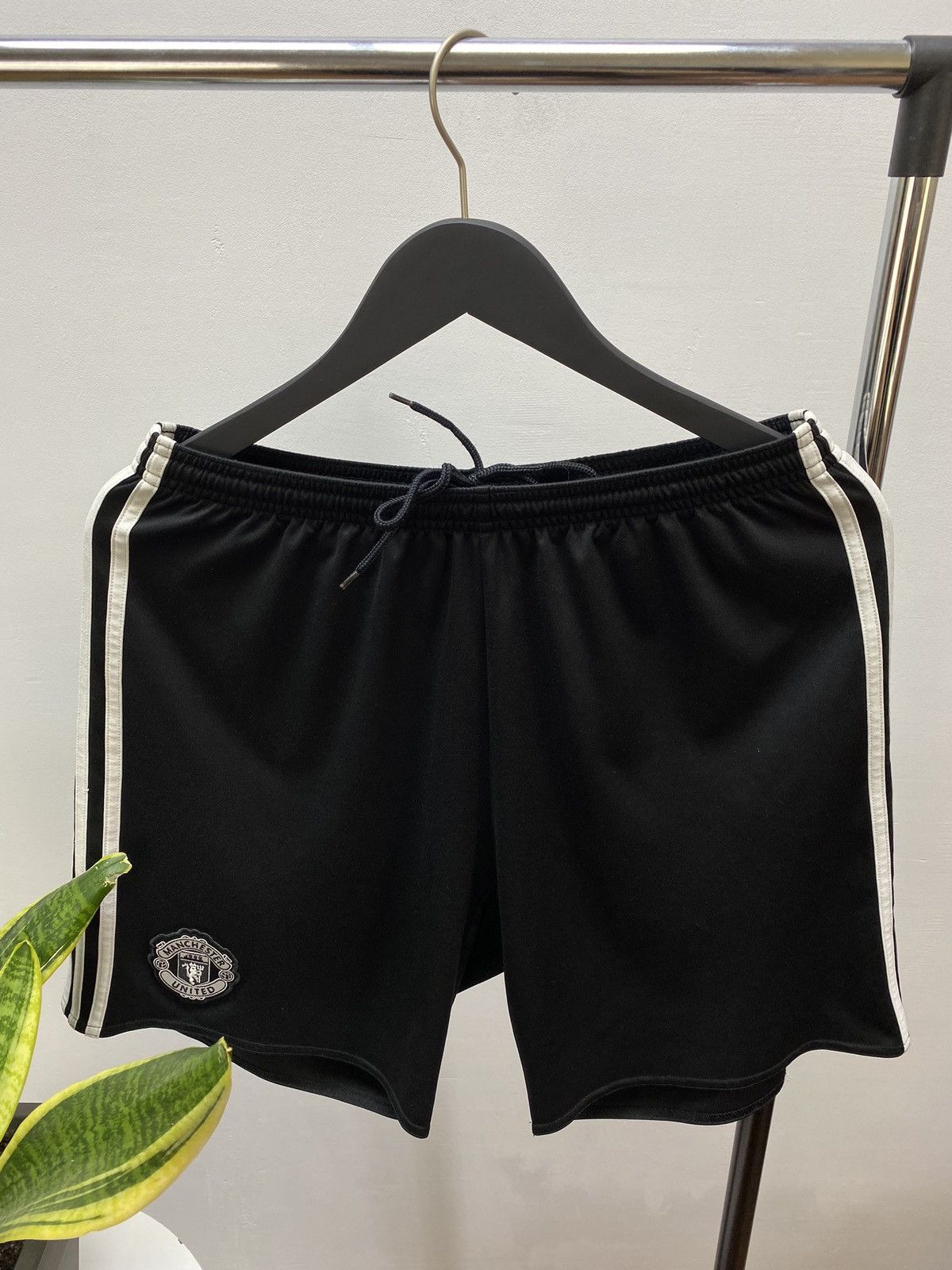 Adidas Adidas Manchester United 2017 Football Soccer Shorts Size US 34 / EU 50 - 4 Thumbnail