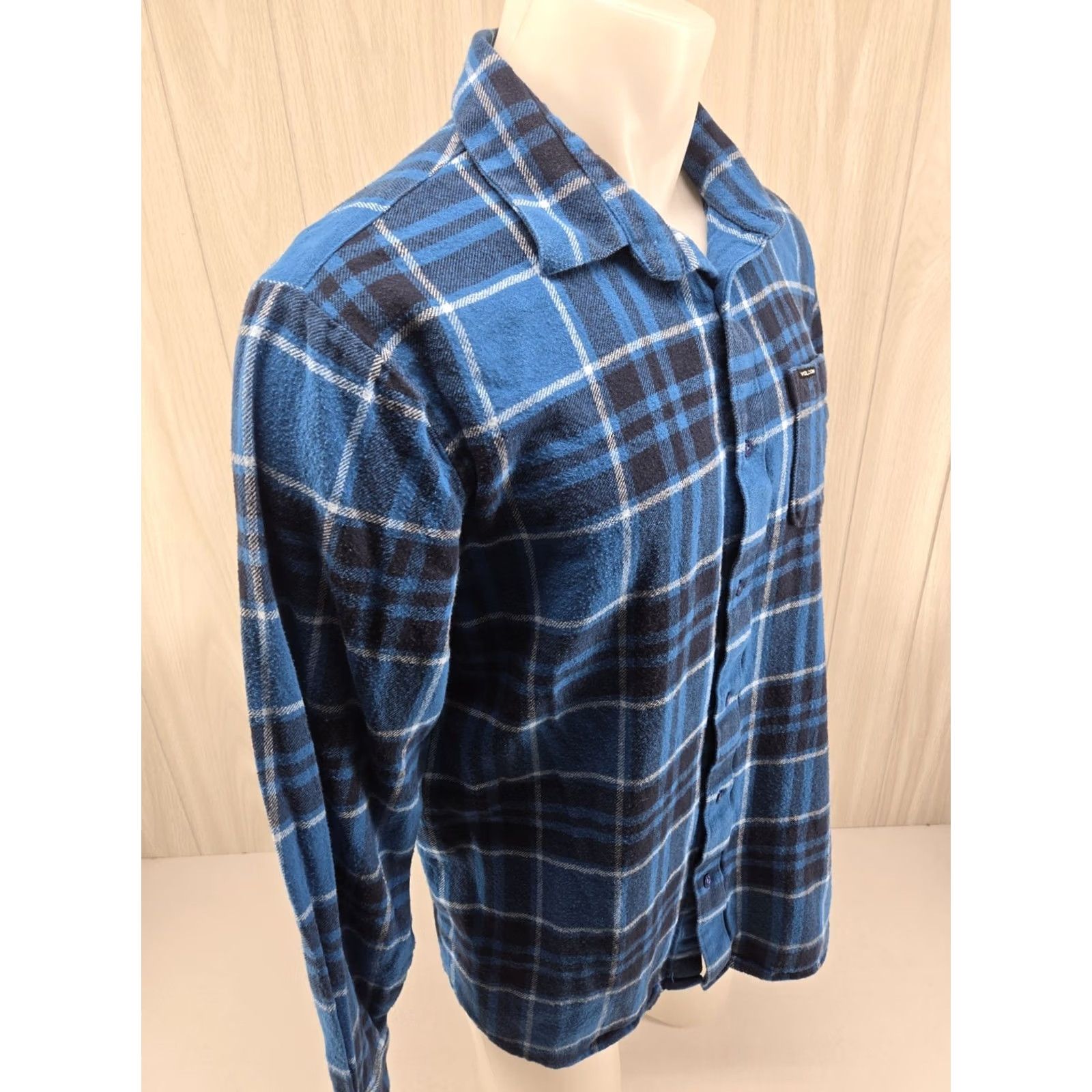 Volcom Volcom Shirt Plaid Blue Long Sleeve Button Closure Chest Pockets Mens L Regular Size Large Cotton Blend Vintage No Size US L / EU 52-54 / 3 - 7 Thumbnail