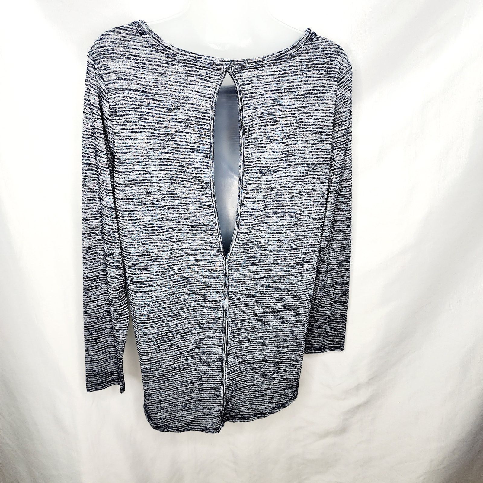 Athleta Athleta Navy Blue & Gray Breezy Cutout Long Sleeve Top Size L / US 10 / IT 46 - 2 Thumbnail