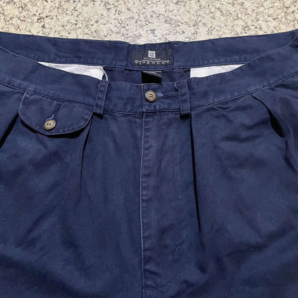 Givenchy Vintage Givenchy Activewear Pleated Chino Shorts Navy Blue Size US 36 / EU 52 - 5 Thumbnail