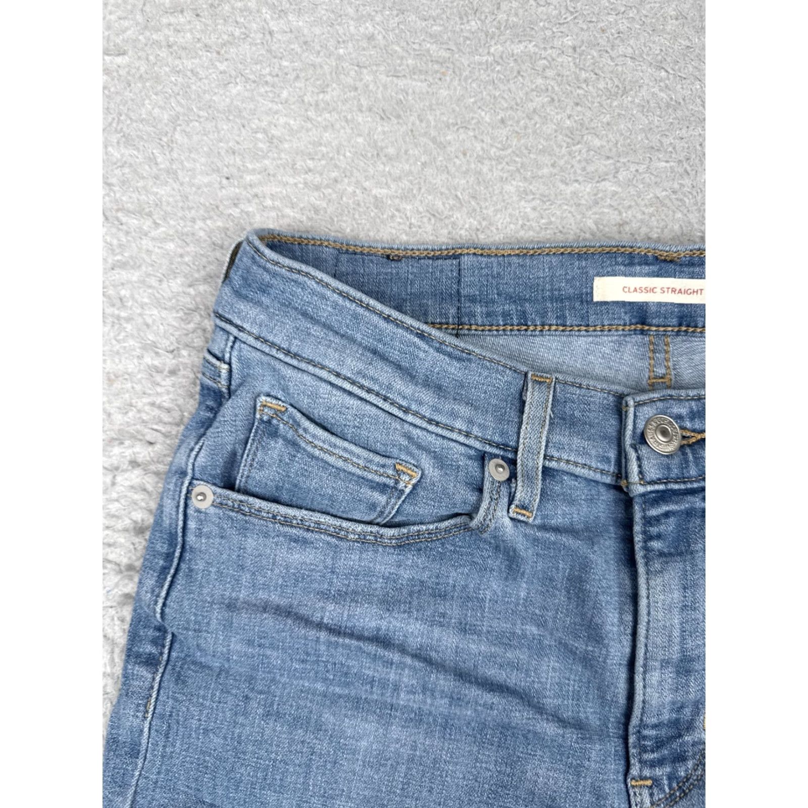Levi's Levi's Women's Classic Straight Jean Shorts Blue Denim 27x3 Mid Rise 5-Pocket Cut-Off Raw Hem Zip Fly Button Closure Machine Washable Size 27" / US 4 / IT 40 - 4 Thumbnail