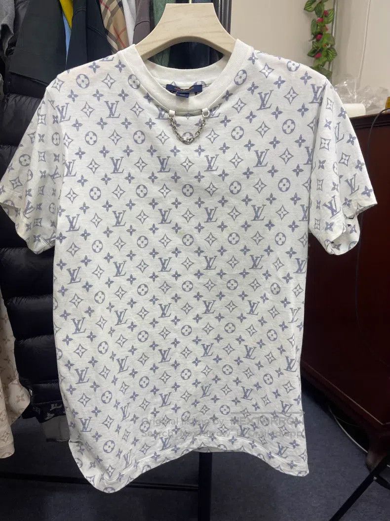 Louis Vuitton Louis Vuitton Full logo chain short sleeve T-shirt Size US L / EU 52-54 / 3 - 1 Thumbnail