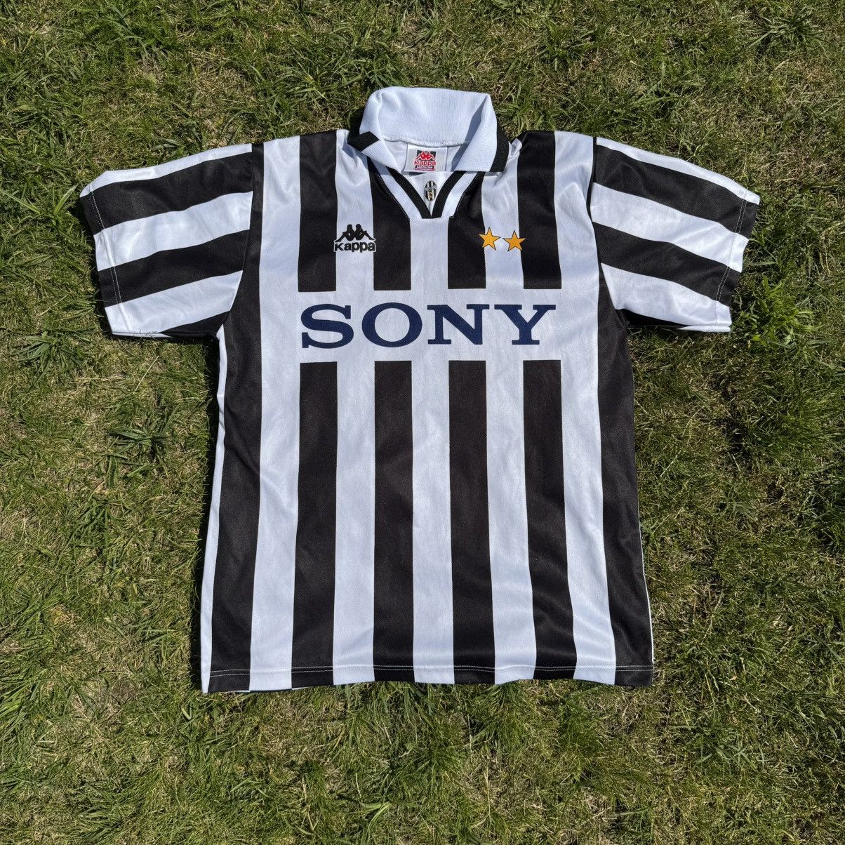 Kappa Kappa 1995/1996 Juventus home tshirt Size US L / EU 52-54 / 3 - 1 Thumbnail