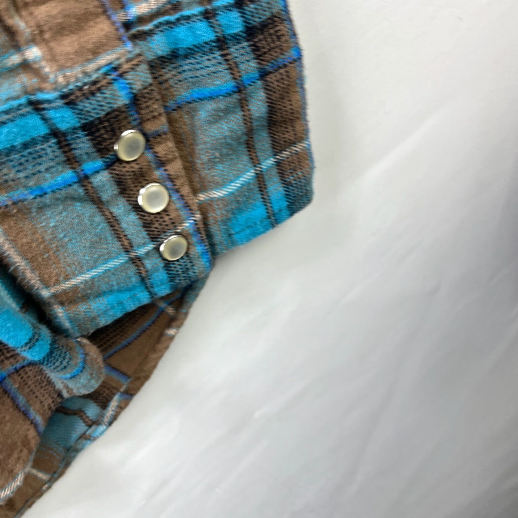 Wrangler VINTAGE Wrangler Western Plaid Button-Up Shirt L Mens Long Sleeve Blue Trendy Western Accents: Button Snap Size US L / EU 52-54 / 3 - 6 Thumbnail