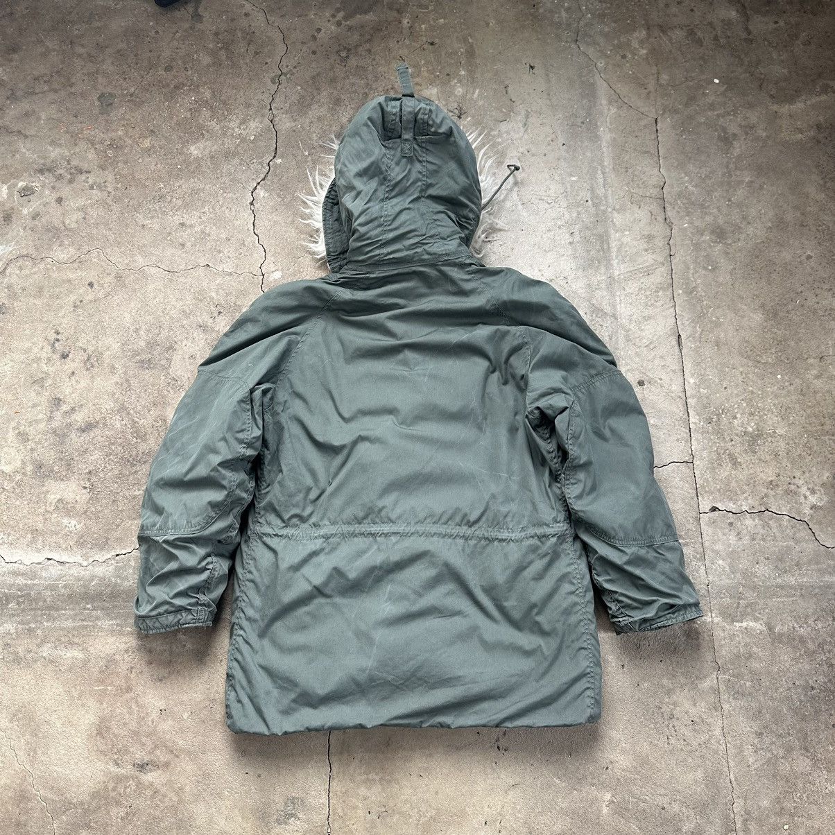 Vintage Vintage Military Parka N-3B Sherpa Hood Flight Jacket USAF Size US S / EU 44-46 / 1 - 7 Thumbnail