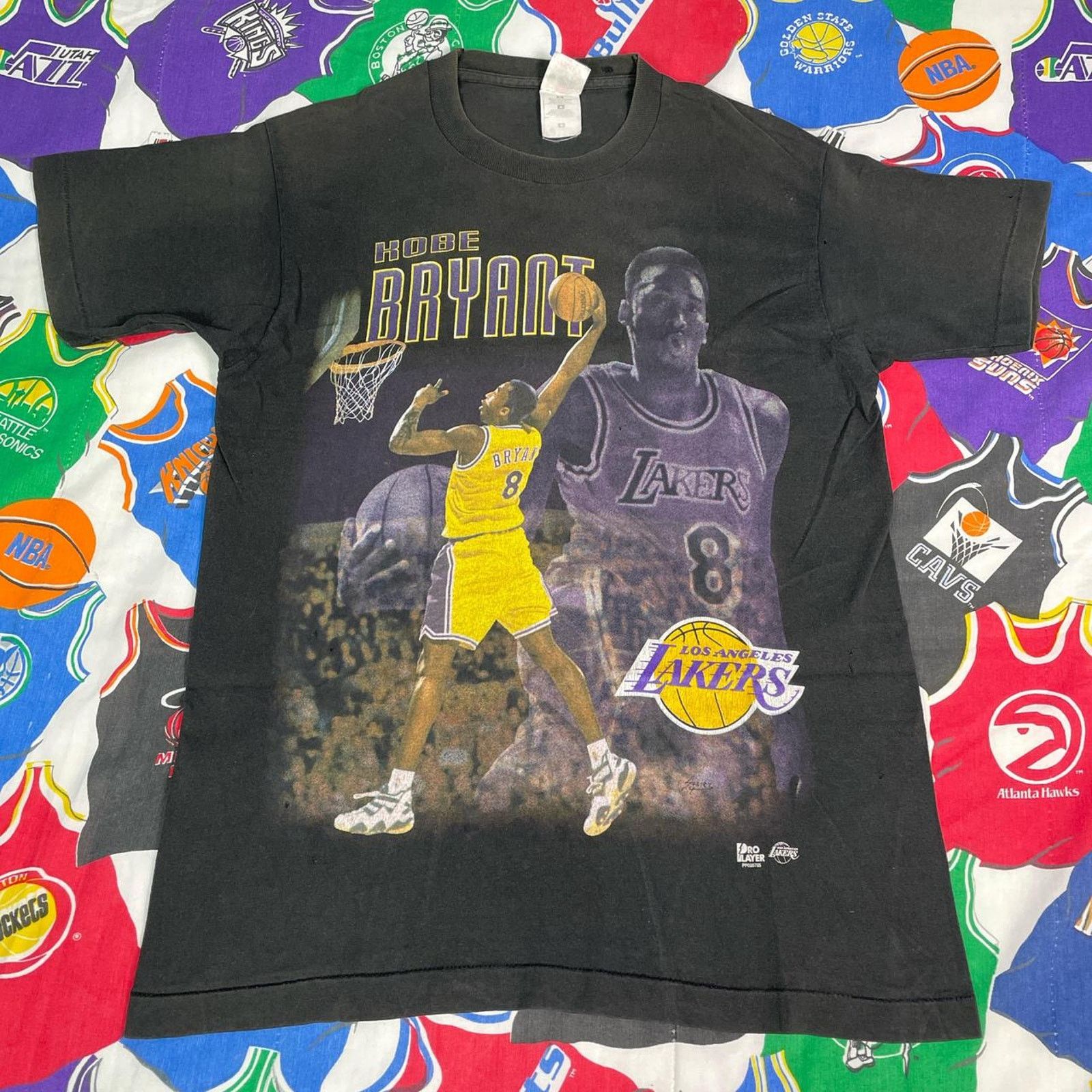 NBA × Vintage VTG 1990s NBA Kobe Bryant Los Angeles Lakers Mens T-Shirt Size US M / EU 48-50 / 2 - 1 Thumbnail