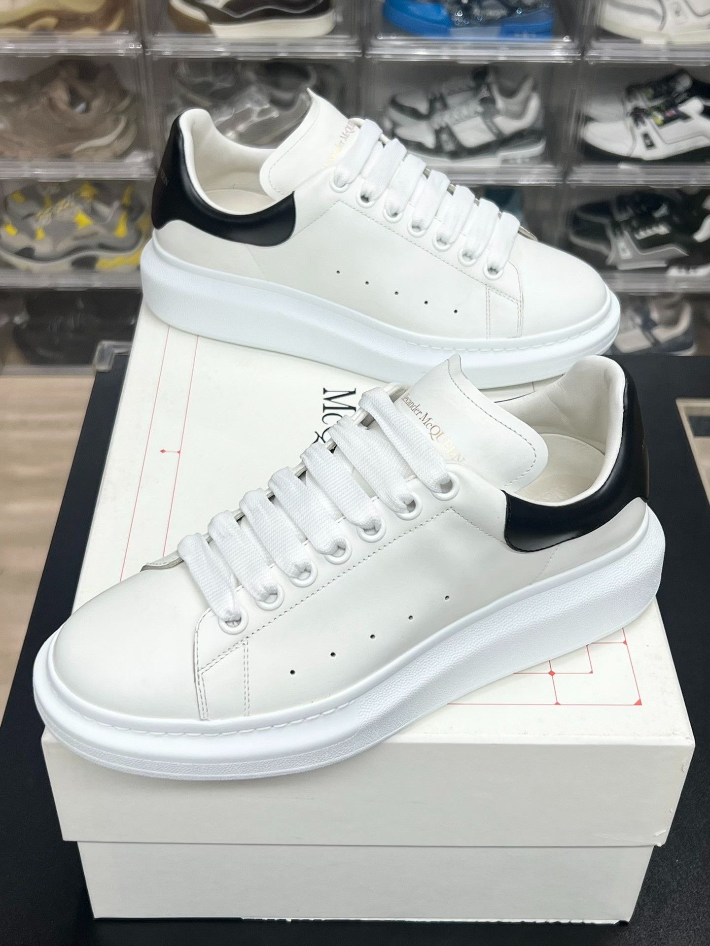 Alexander McQueen Alexander McQueen Leather Black Lowtop Sneakers 8 Men Size US 8 / EU 41 - 1 Thumbnail