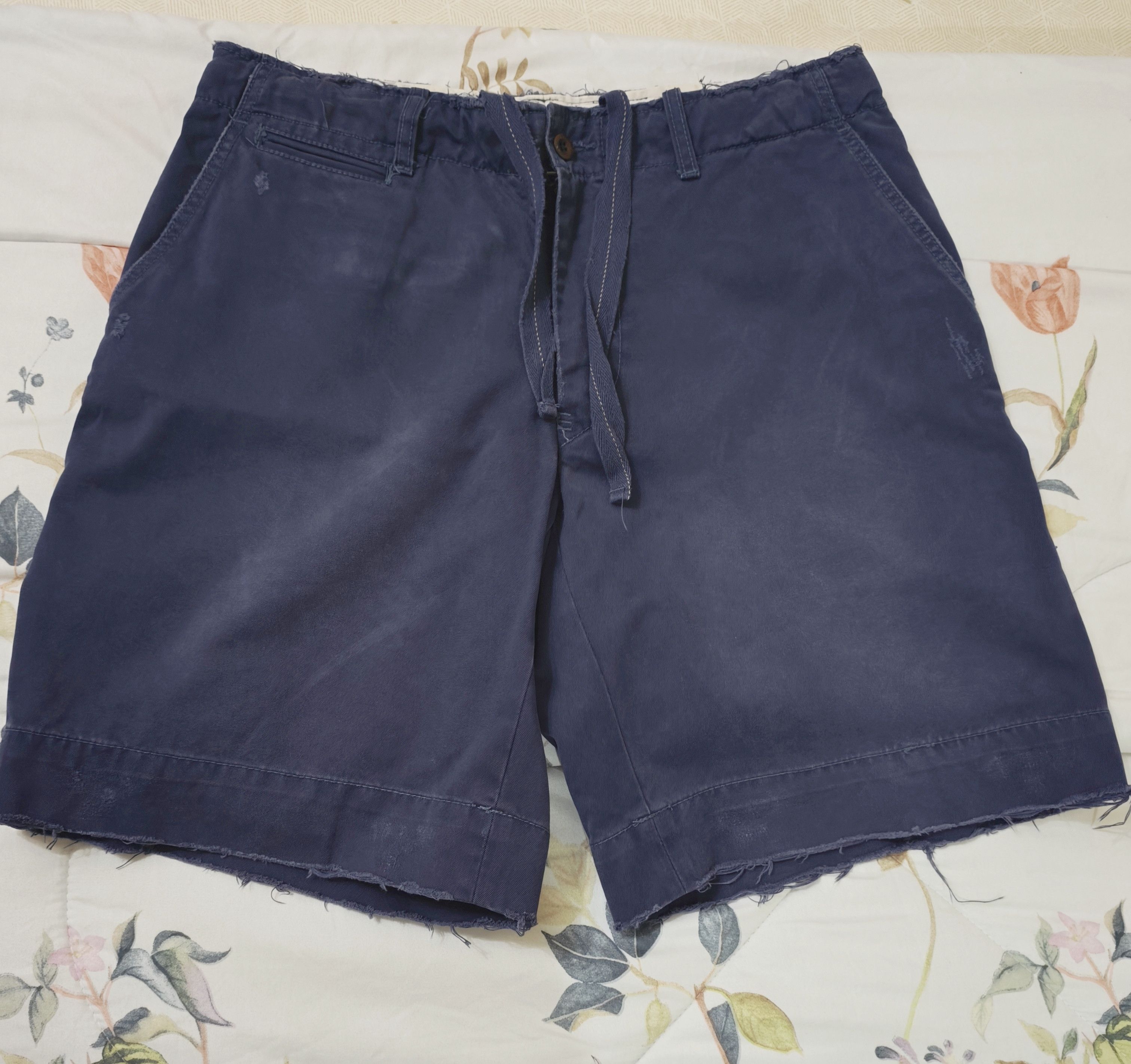Polo Ralph Lauren Polo Ralph Lauren Navy Chino Distressed Style Short Size US 36 / EU 52 - 1 Thumbnail