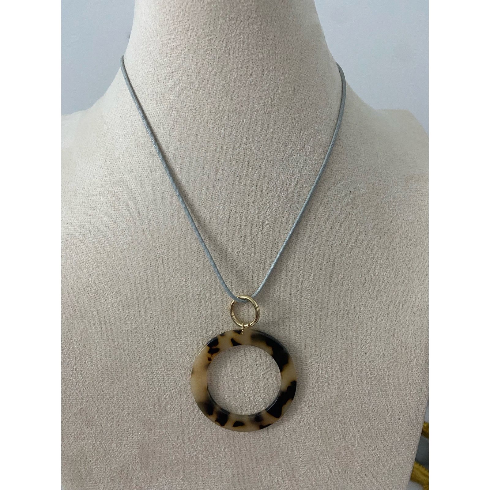 Handmade tortoiseshell pendant necklace Size ONE SIZE - 1 Thumbnail