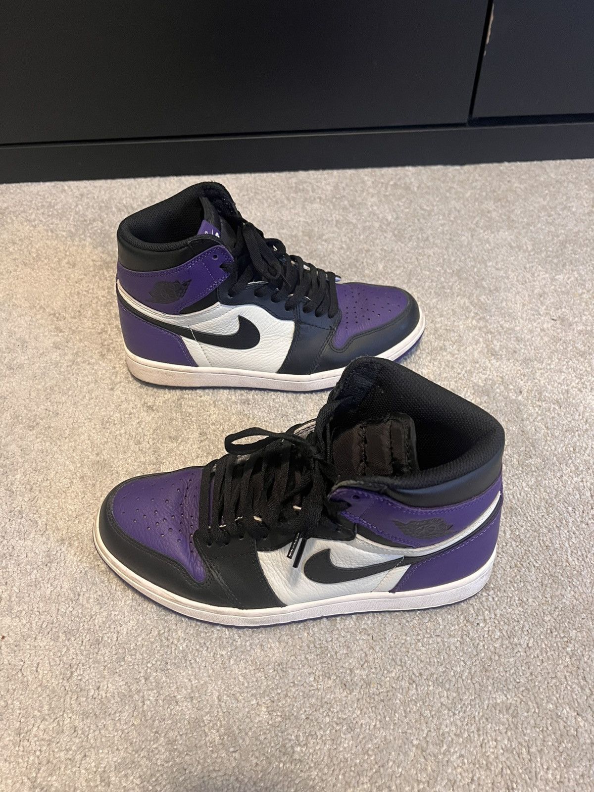 Jordan Brand Jordan 1 Retro High OG ‘Court Purple’ (2018) Size US 9 / EU 42 - 3 Thumbnail