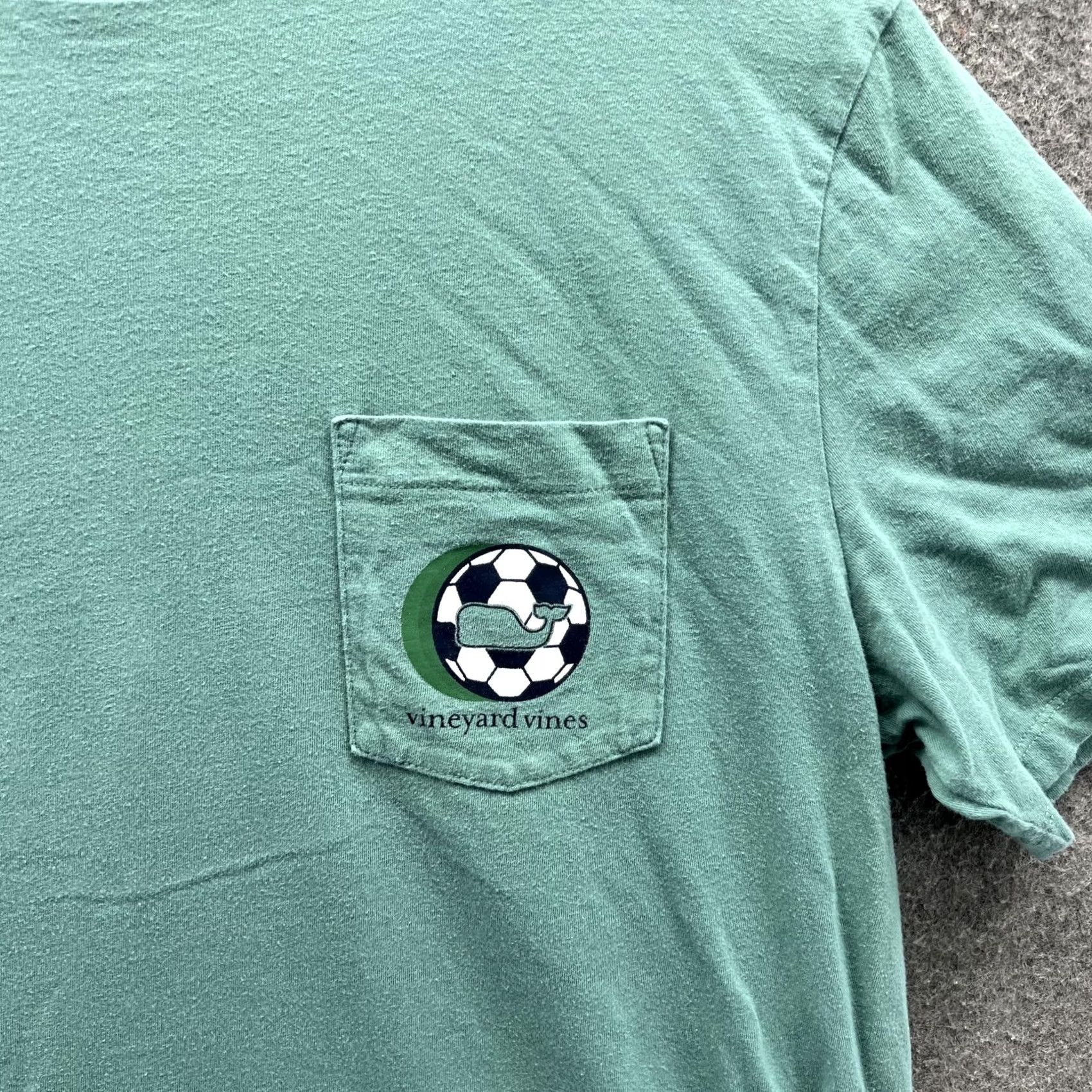 Vineyard Vines Vineyard Vines Shirt Mens Medium Green Soccer Whale Pocket Graphic Tee Tagless Size US M / EU 48-50 / 2 - 5 Thumbnail